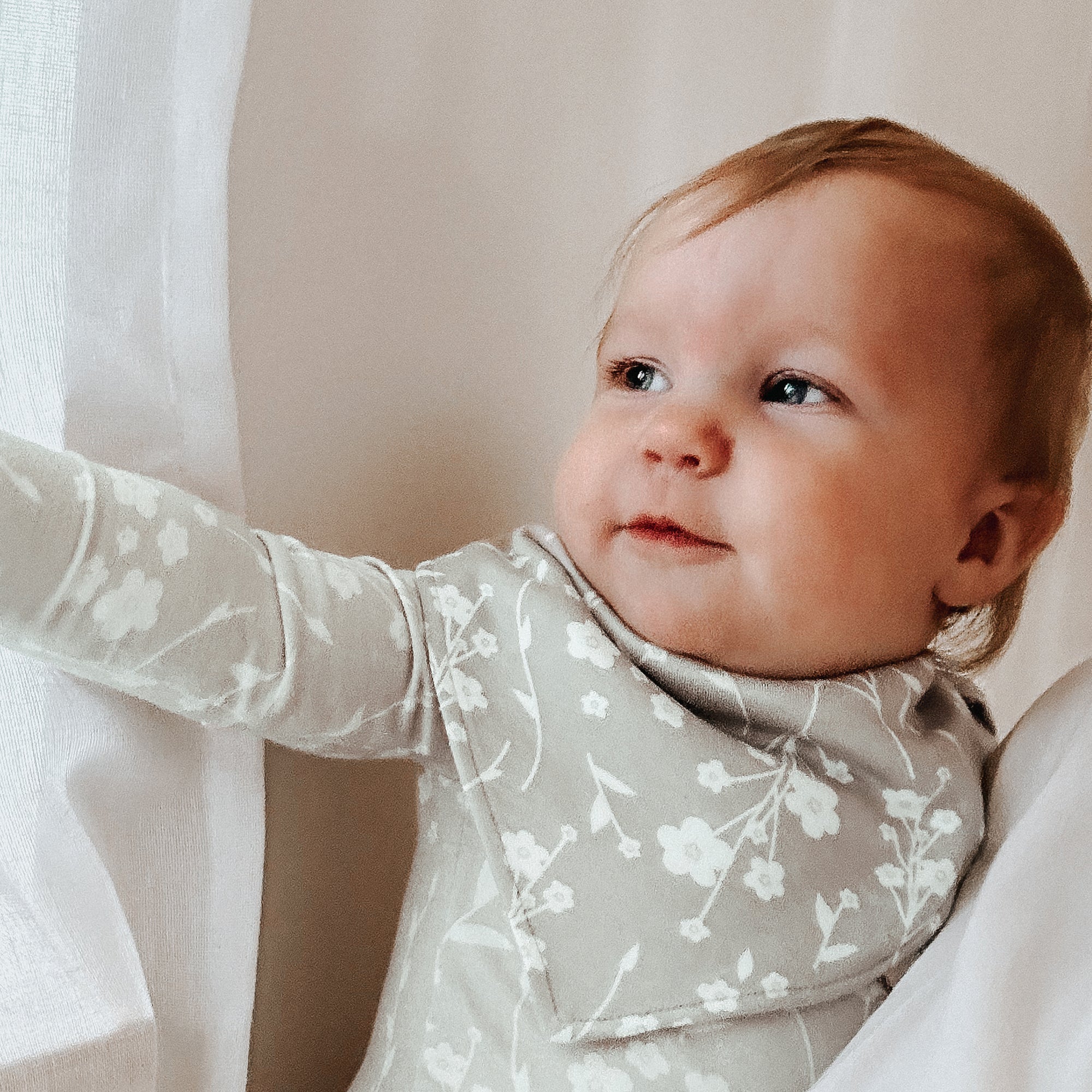 günamüna Bandana Bib - Magnolia (Min. of 2, multiples of 2)