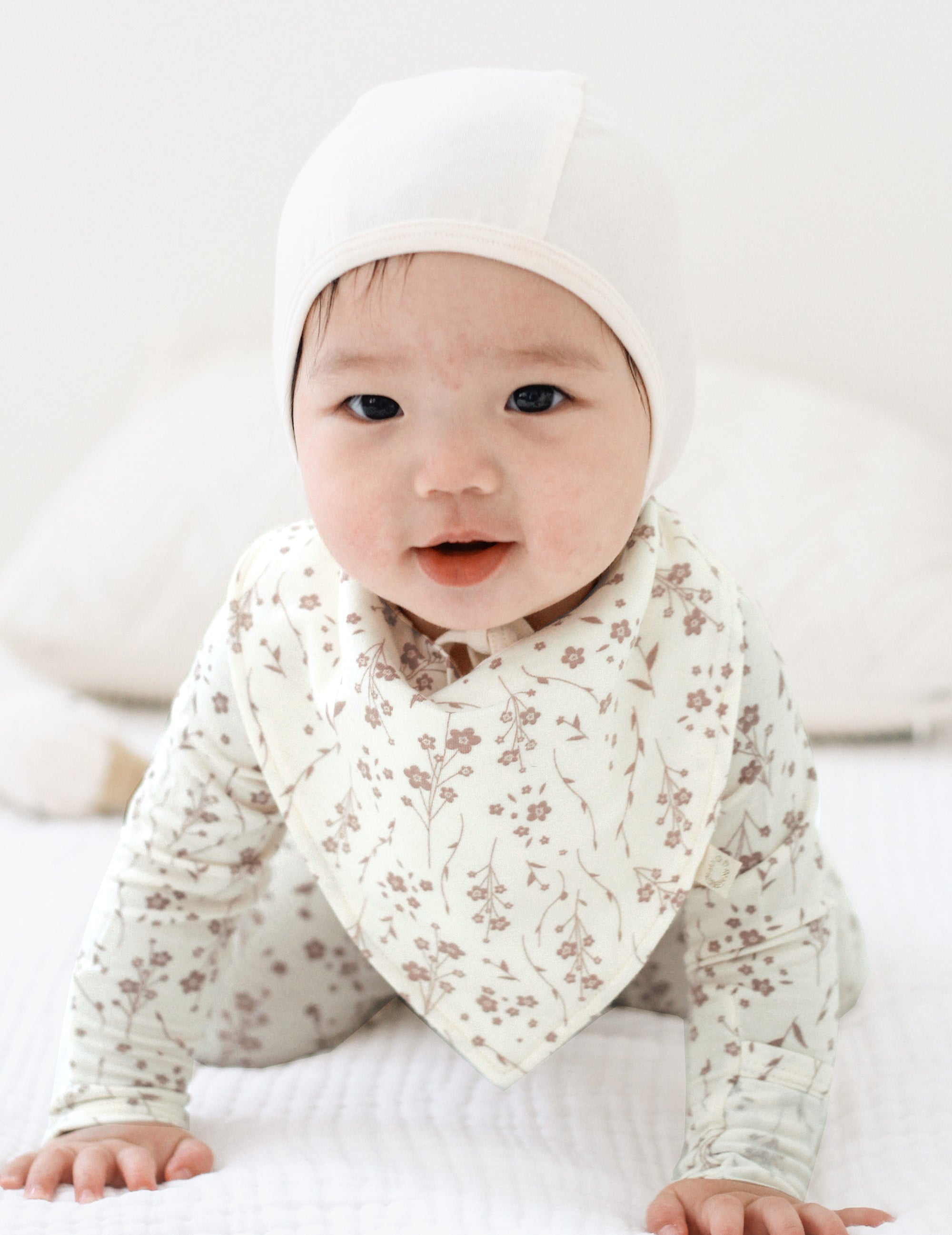 günamüna Bandana Bib - Posies (Min. of 2, multiples of 2)