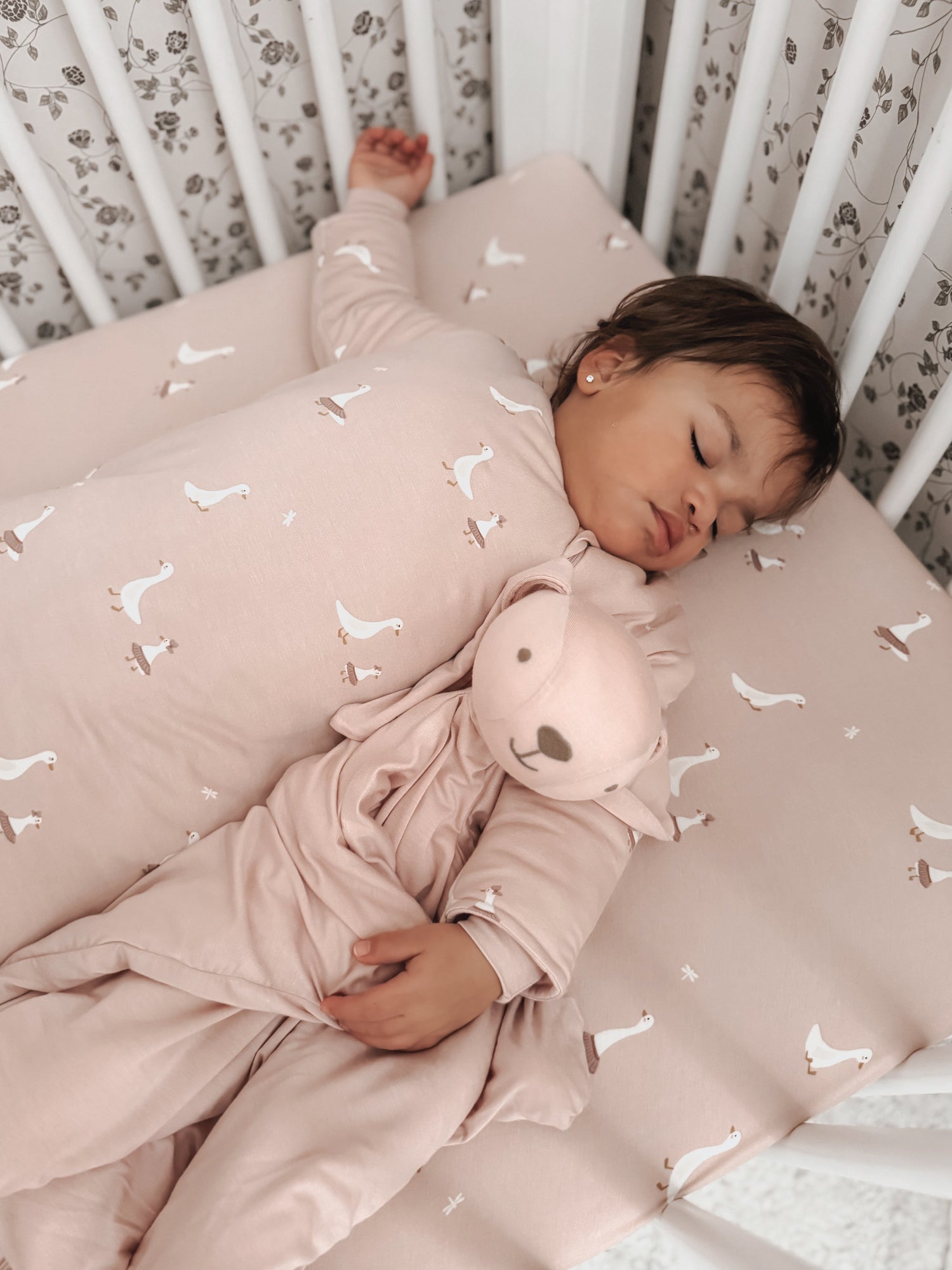 günamüna Crib Sheet - Tutu Goose (Min. of 2, multiples of 2)