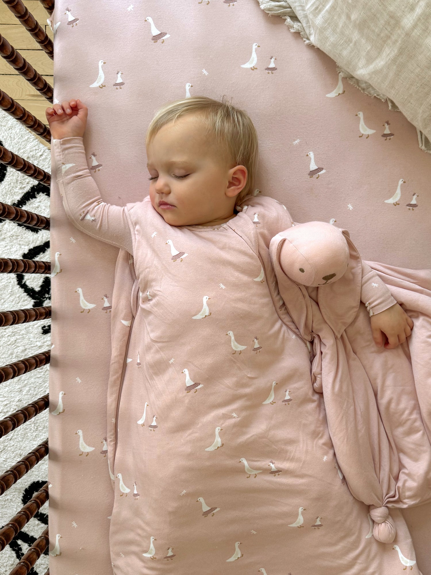 günamüna Crib Sheet - Tutu Goose (Min. of 2, multiples of 2)