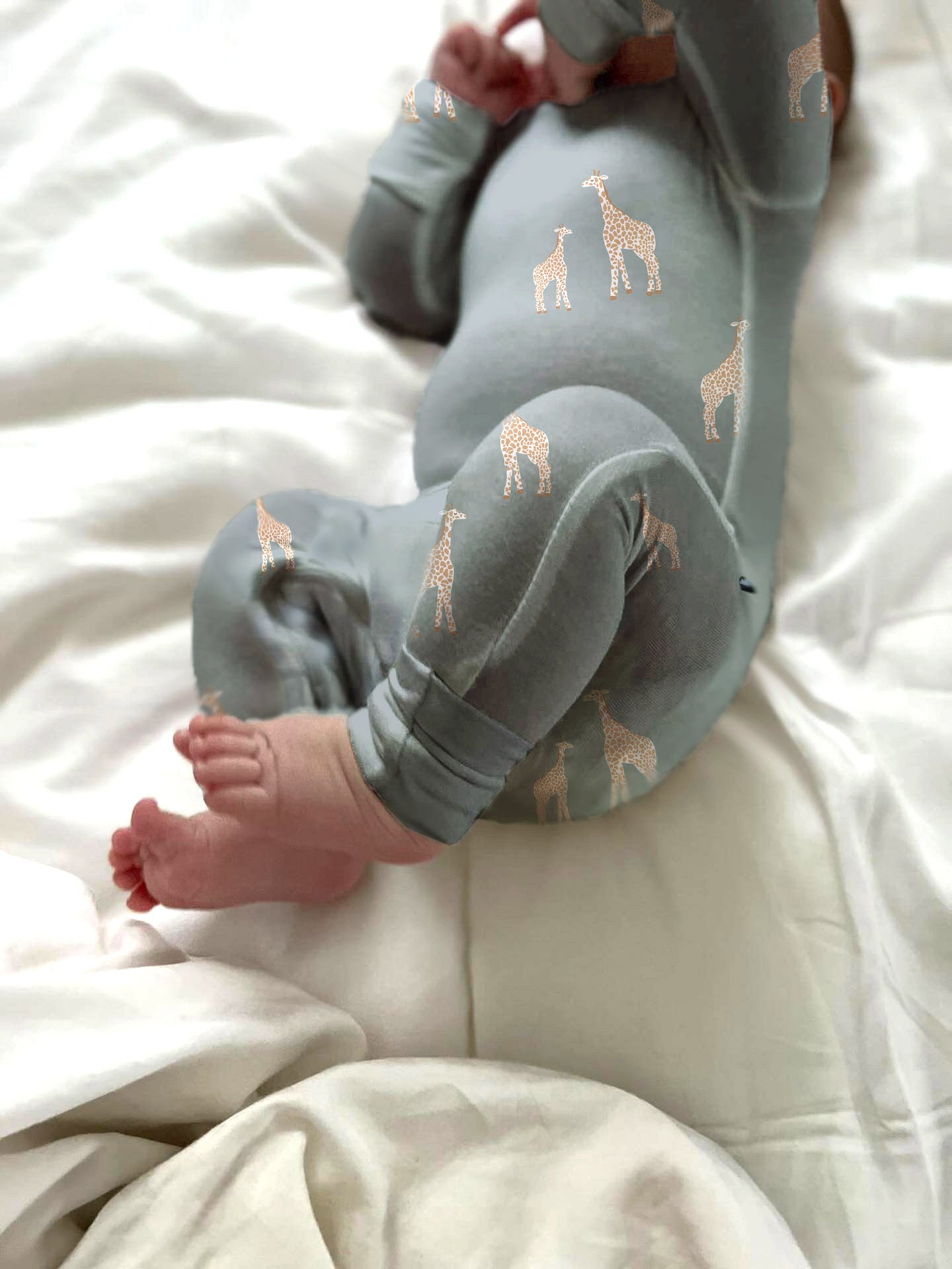 günamüna Convertible Footie Giraffe (Min. of 2, multiples of 2)