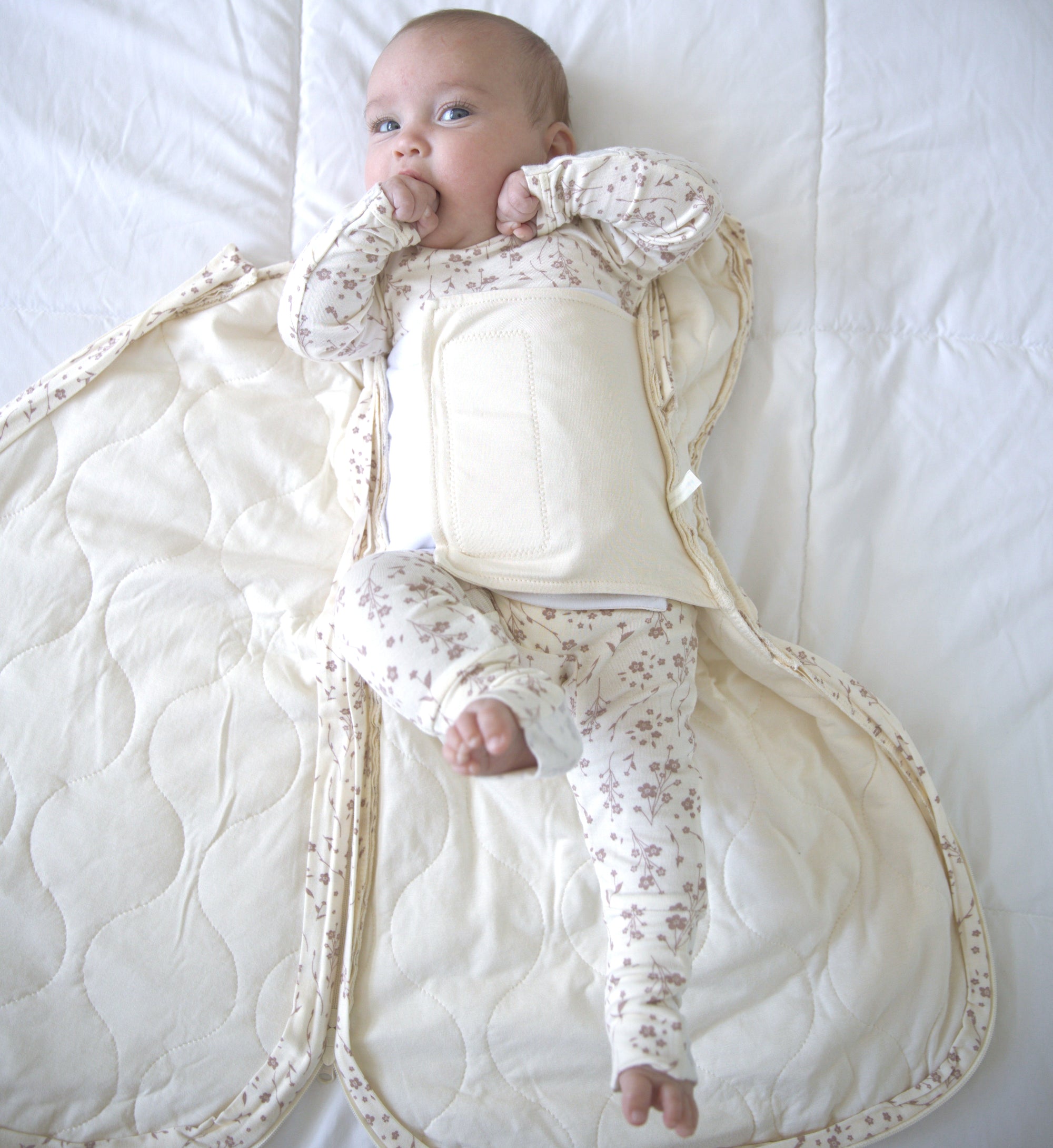 günamüna Swaddle Sleep Sack Duvet Bamboo Posies 2.6 TOG (Min. of 2, multiples of 2)