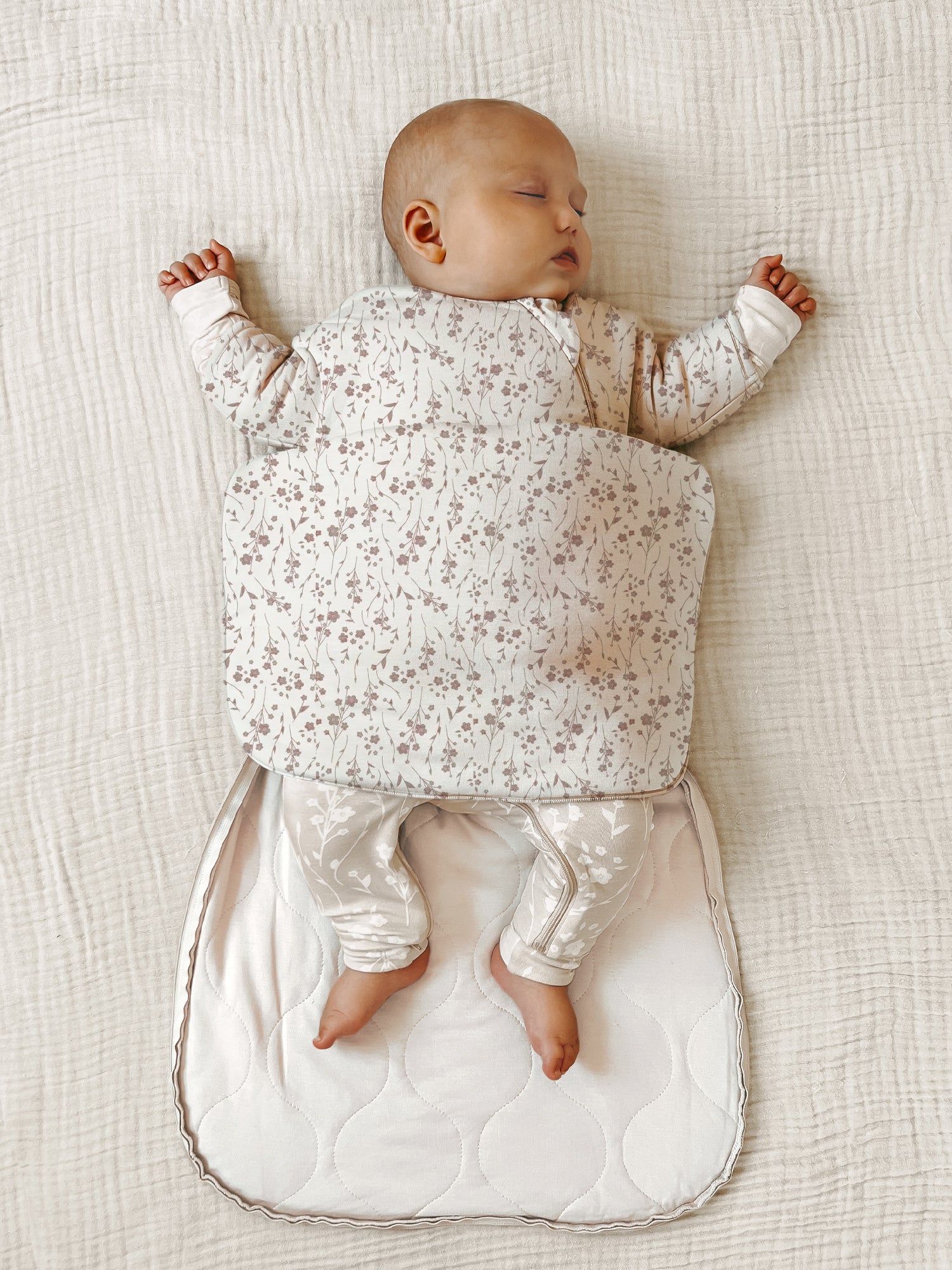 günamüna Long Sleeve Transitional Swaddle Sleep Sack Duvet Bamboo mini Floral 1 TOG (Min. of 2, multiples of 2)