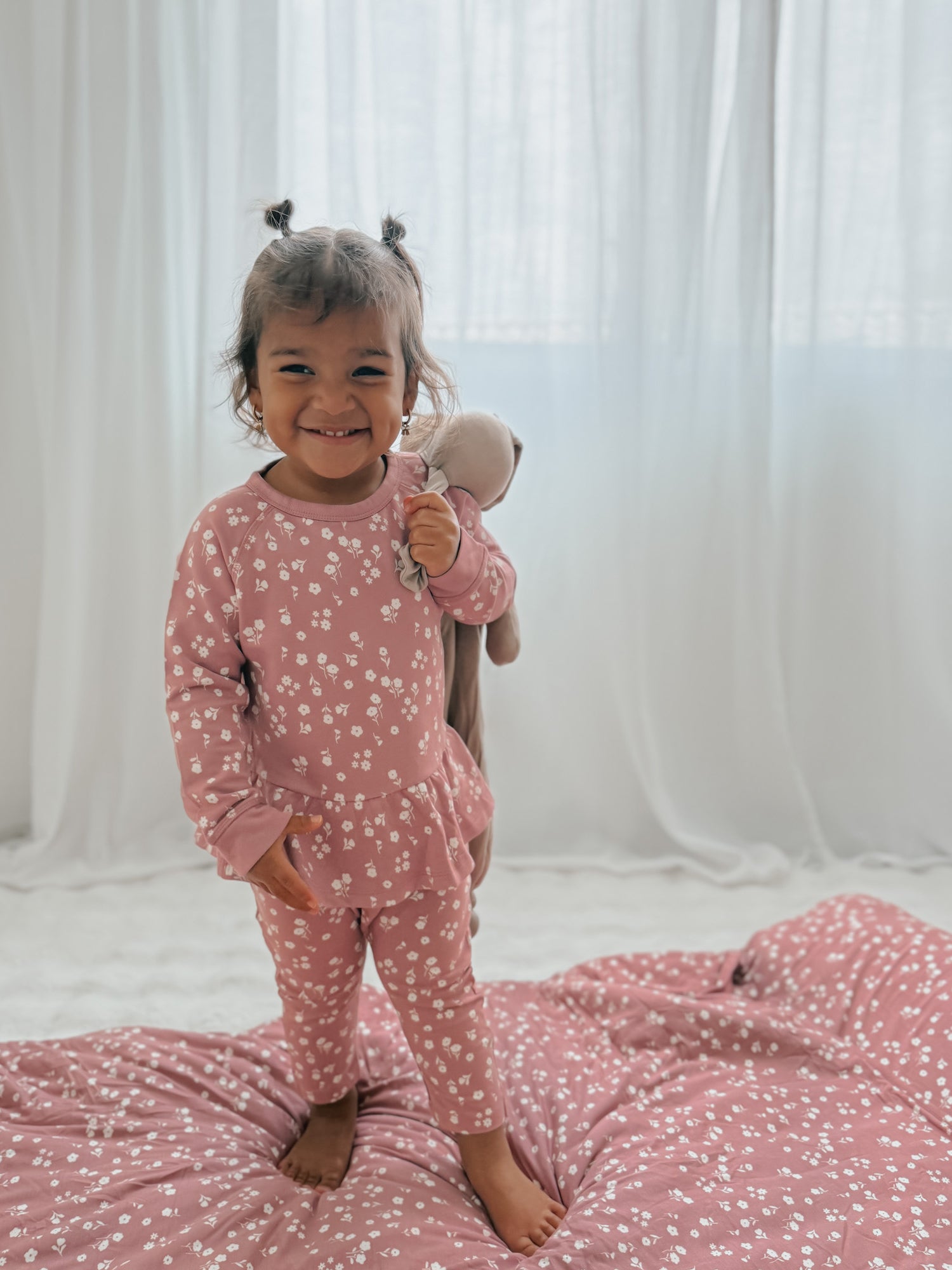 günamüna Two Piece Ruffled Sweatsuit Mini Floral (Min. of 2, multiples of 2)