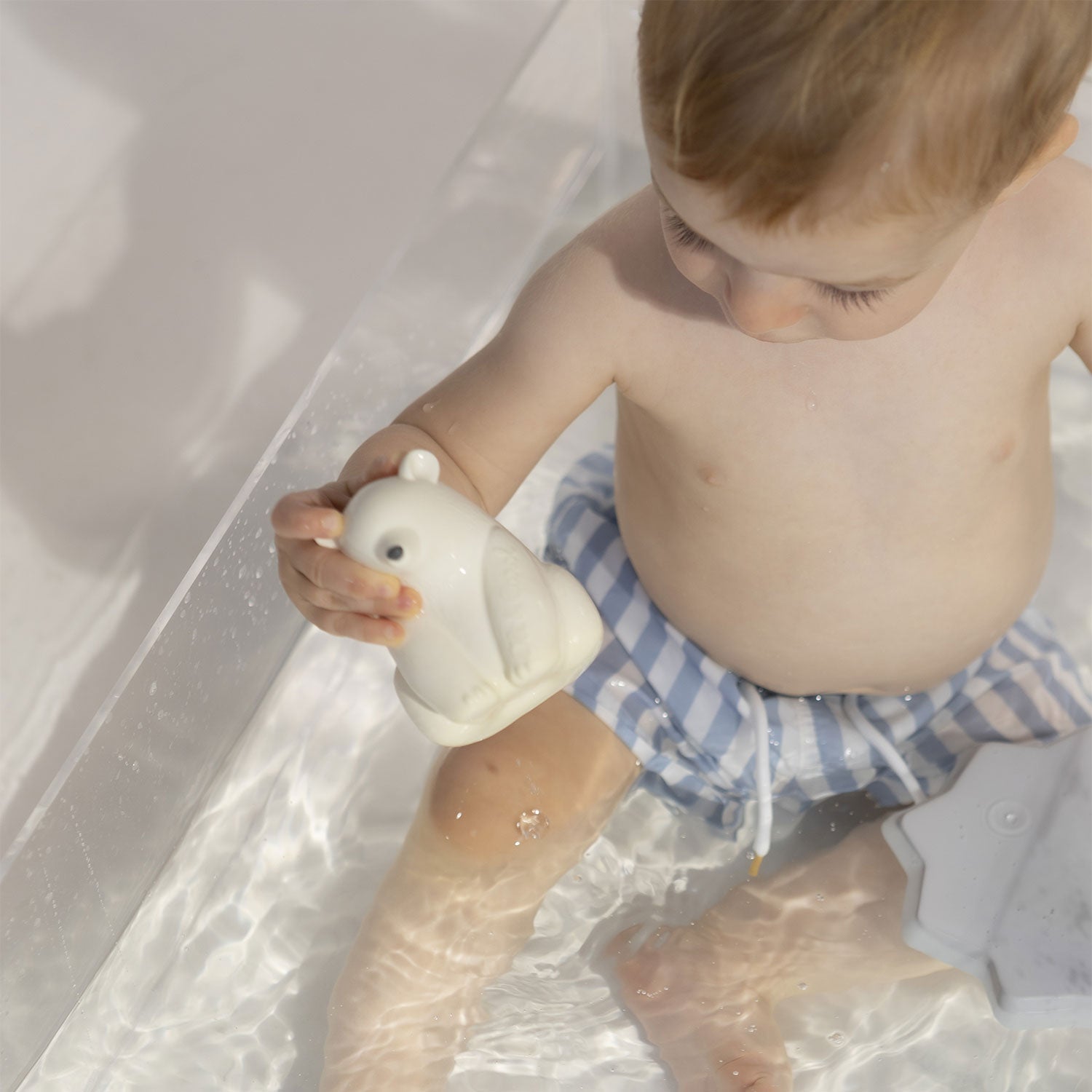 Oli & Carol Polar Bear Bath Toy (Min. of 2 PK, multiples of 2 PK)