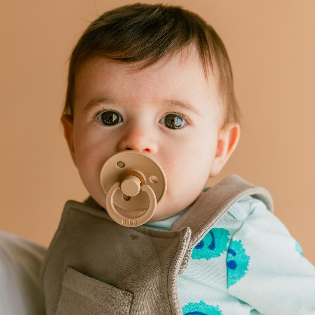BIBS Pacifier Original COLOUR Latex 4 PK Ivory/Sand/Vanilla/Dark Oak (Min. of 2 PK, multiples of 2 PK)