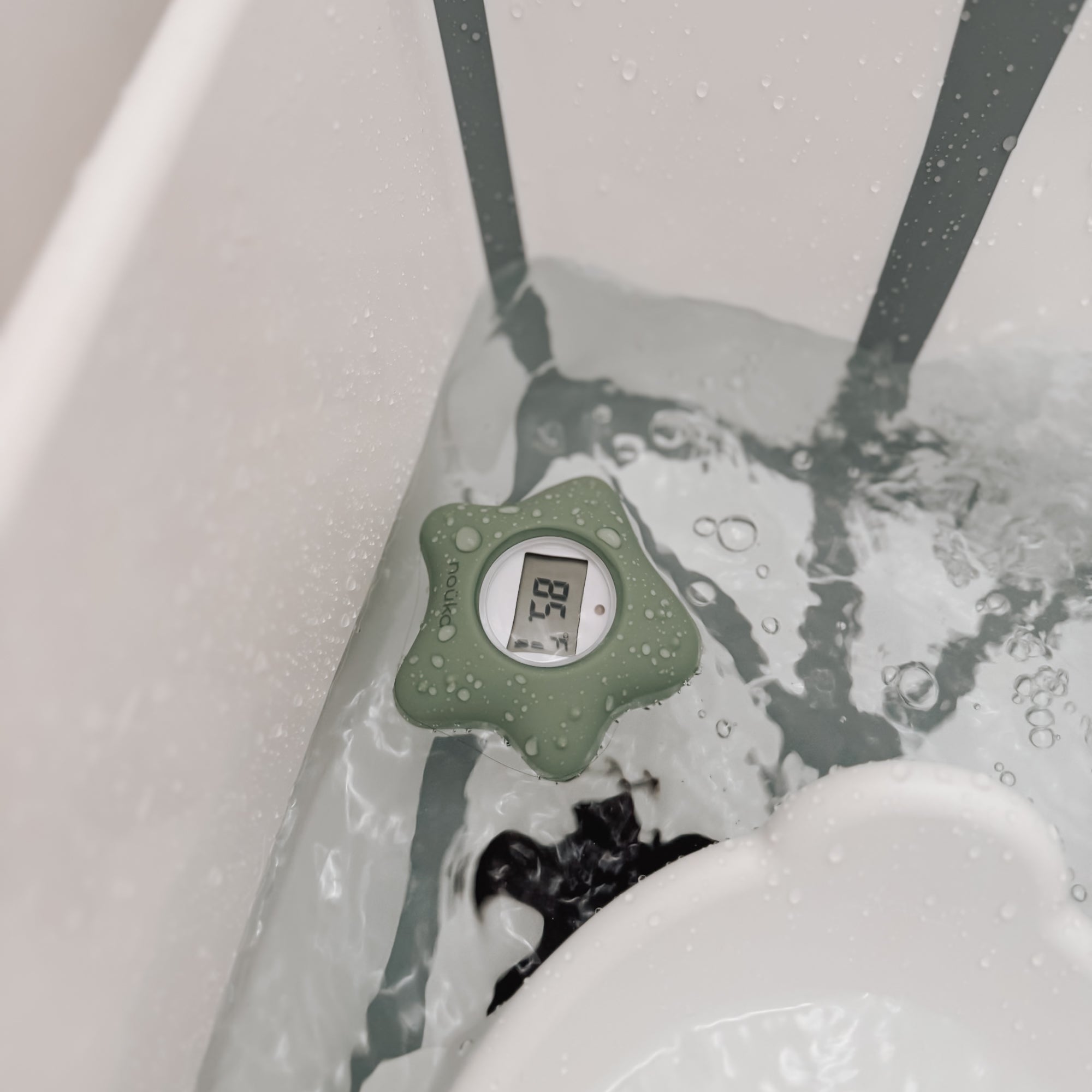 noüka Bathtub Safety Thermometer Shark - Light Storm (Sold in Case of 2, Qty of 1=2 products)