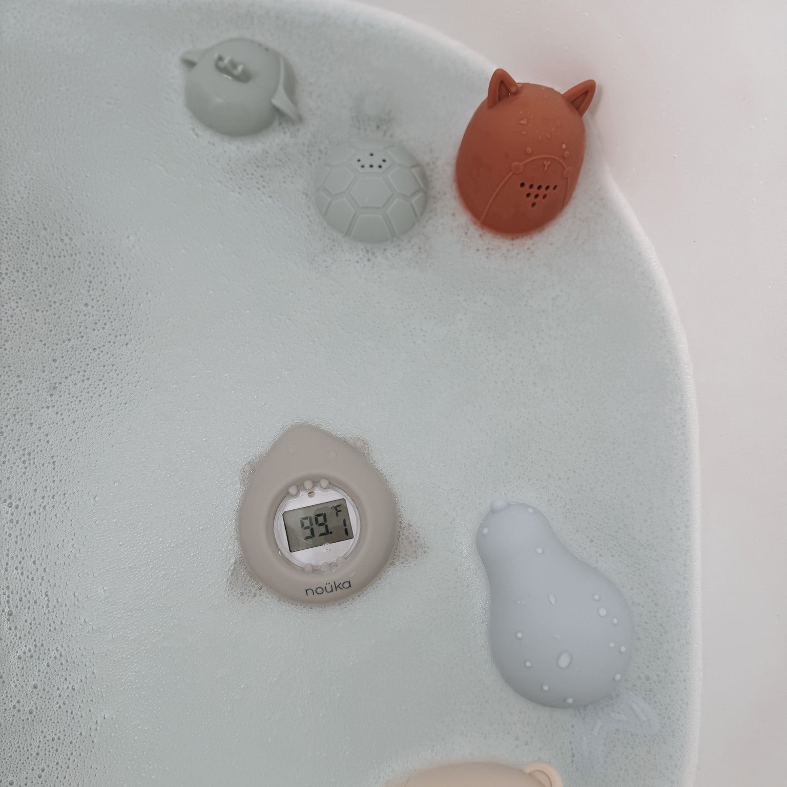 noüka Bathtub Safety Thermometer Shark - Light Storm (Sold in Case of 2, Qty of 1=2 products)