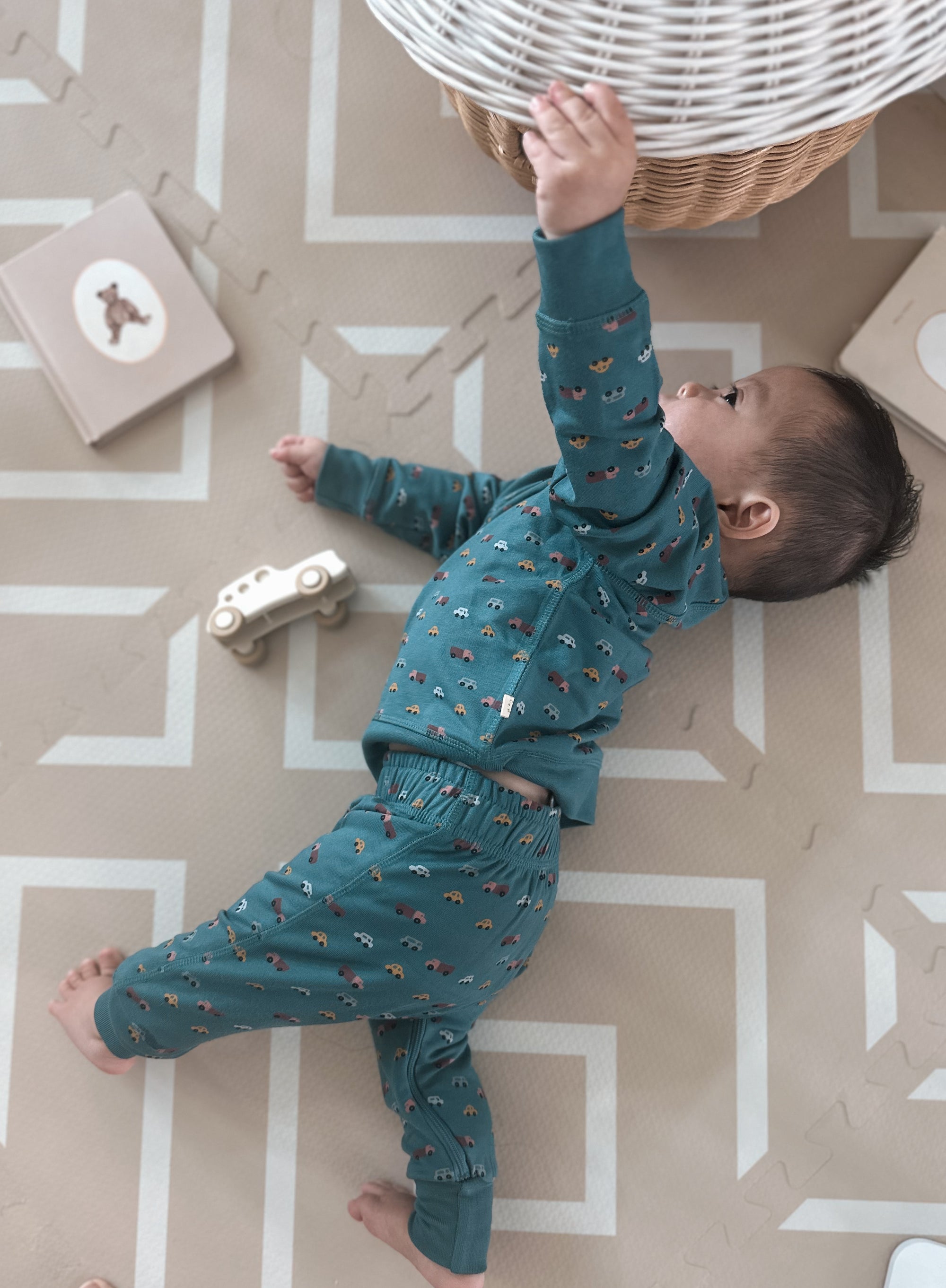günamüna Fleece Sweatsuit Going (Min. of 2, multiples of 2)