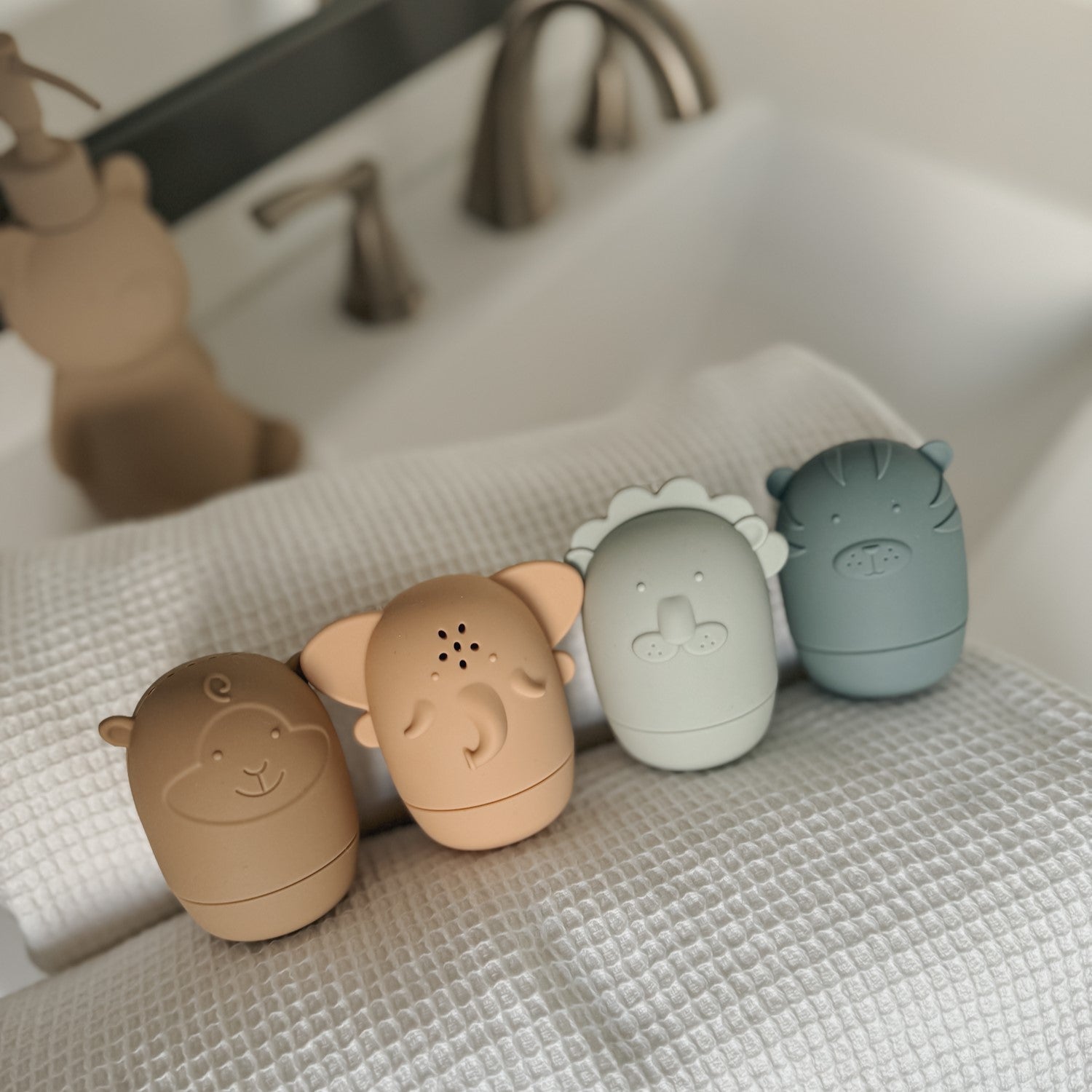 noüka Safari Bath Toys - Soft Safari (Min. of 2 PK, Multiples of 2 PK)
