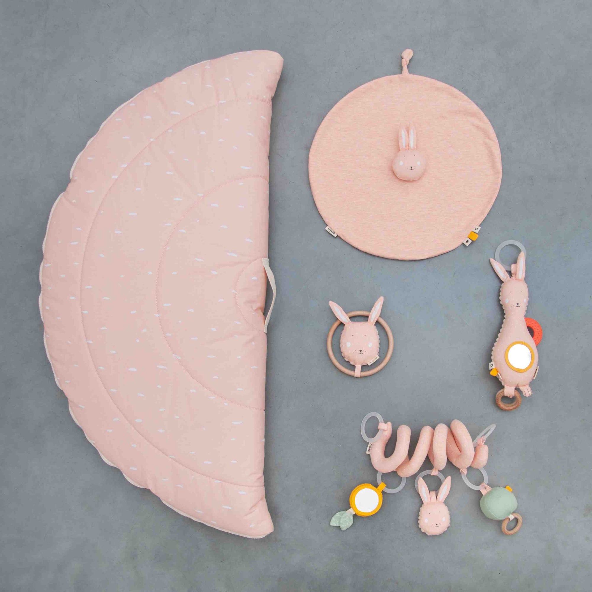 Trixie Activity spiral - Mrs. Rabbit (Min. of 2 PK, multiples of 2 PK)