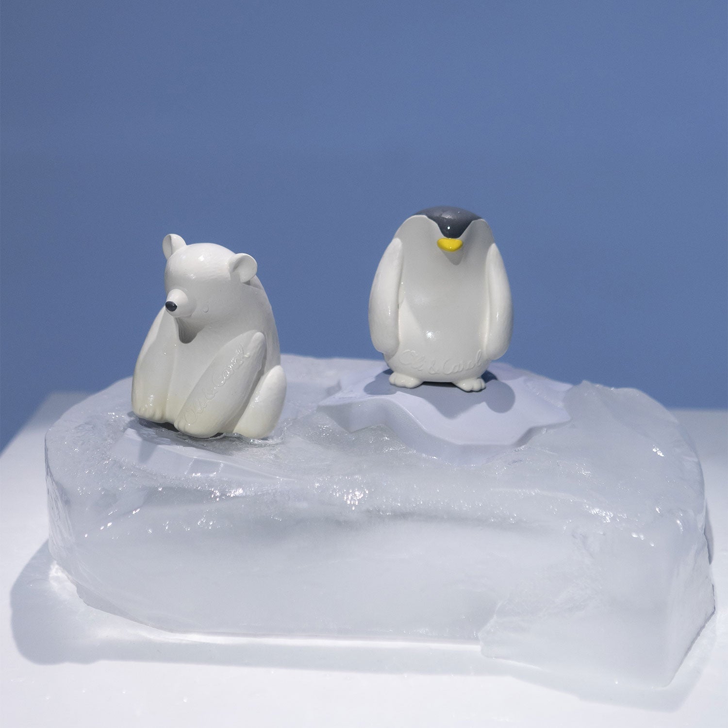 Oli & Carol Penguin Bath Toy (Min. of 2 PK, multiples of 2 PK)