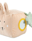 Trixie Activity cube - Mrs. Rabbit (Min. of 2 PK, multiples of 2 PK)