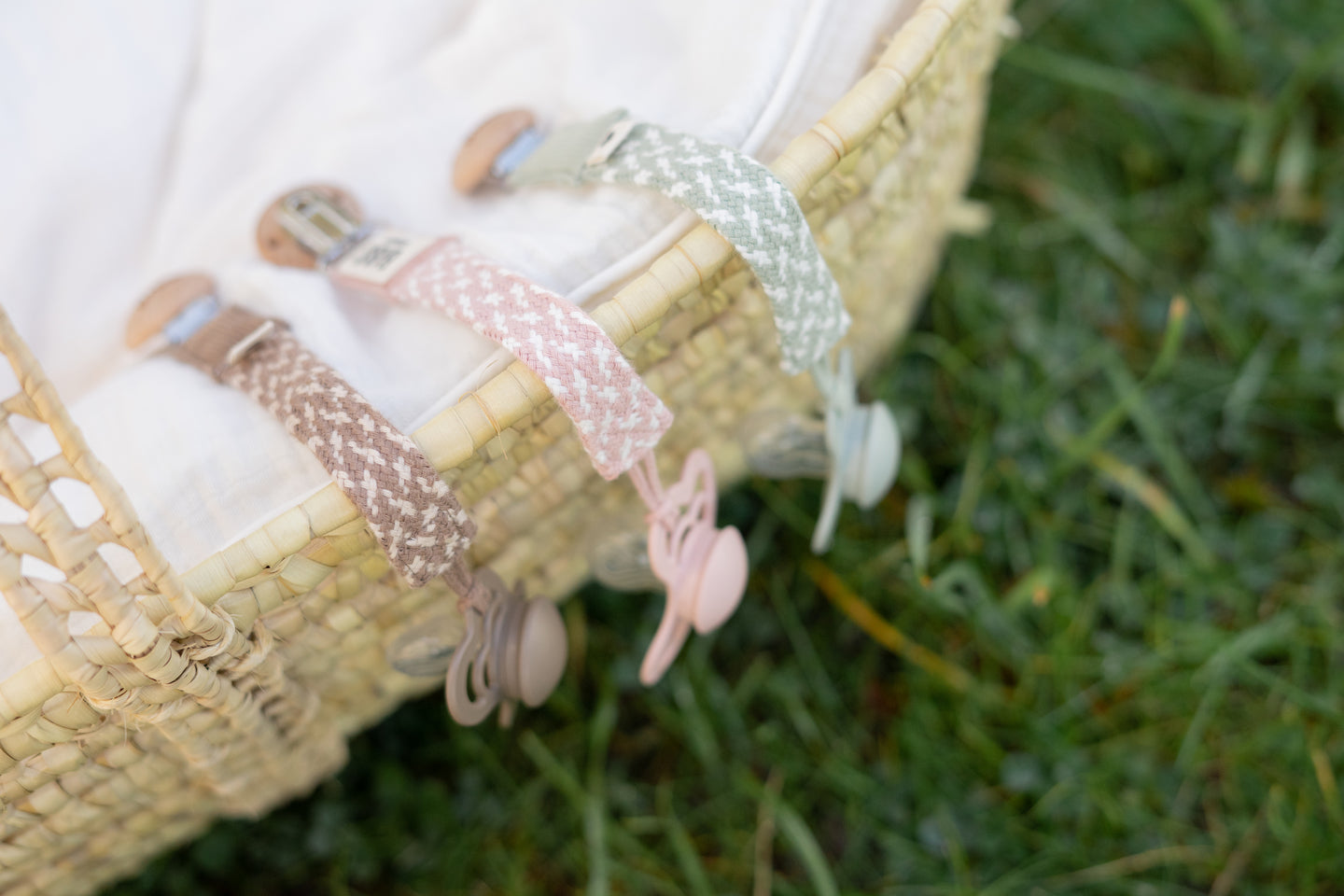 BIBS Pacifier Clip Blush / Ivory ONE SIZE (Min. of 2 PK , multiples of 2 PK)