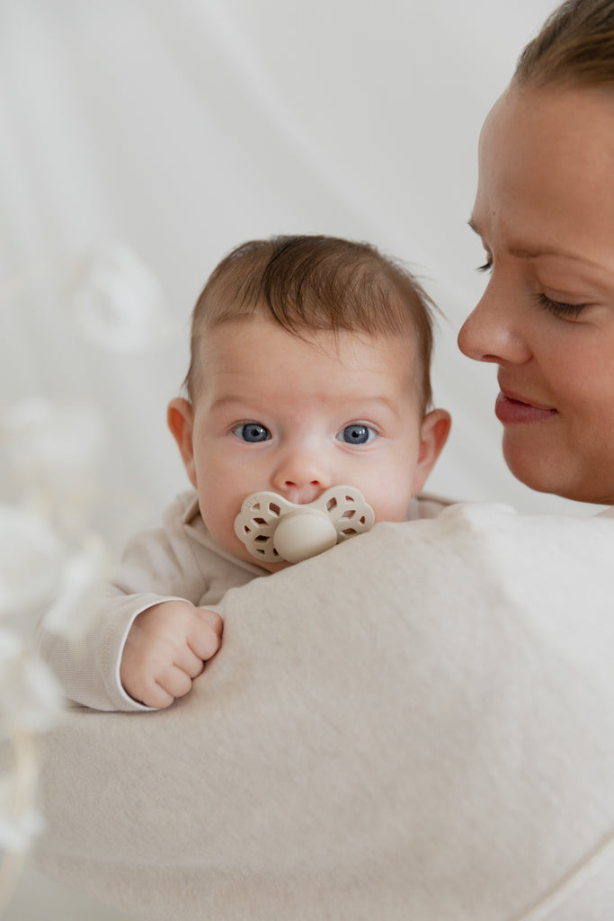 BIBS Infinity Pacifier Silicone 2 PK Anatomical Ivory/Blush (Min. of 2 MAIGHAN DISTRIBUTION CANADA