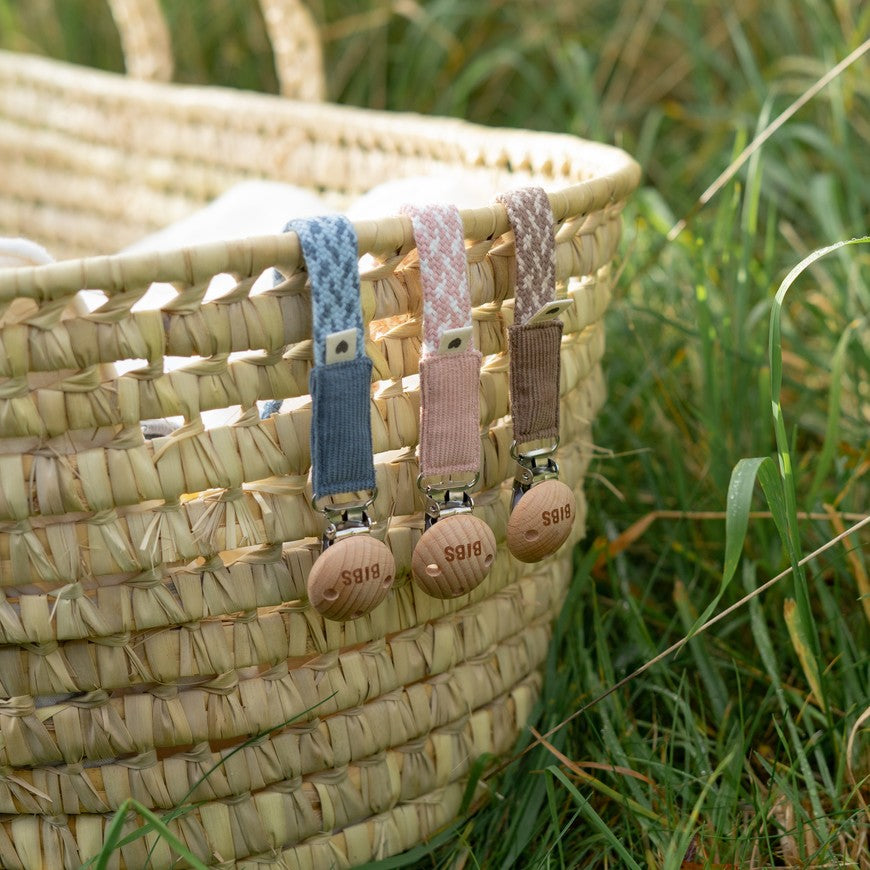 BIBS Pacifier Clip Dark Oak / Vanilla ONE SIZE (Min. of 2 PK , multiples of 2 PK)