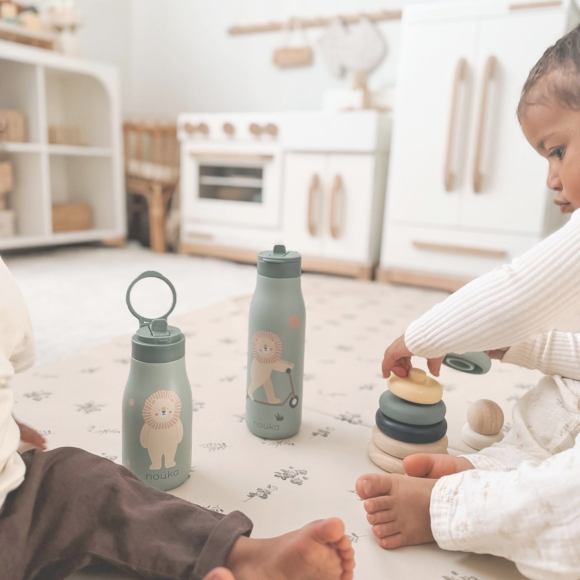 noüka Stainless Steel Drinking Bottle 16 Oz Daisy Collection - Roary The Lion (Min. of 2 PK, Multiples of 2 PK)