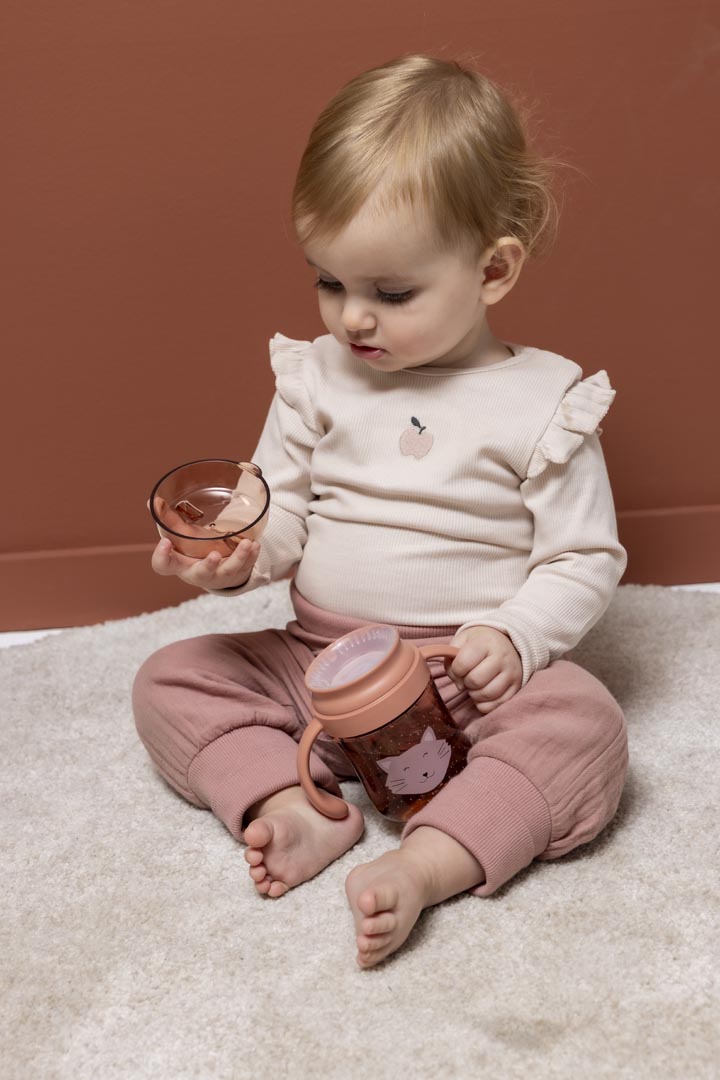 360° cup with handles - Mrs. Cat (Min. of 2 PK, multiples of 2 PK)