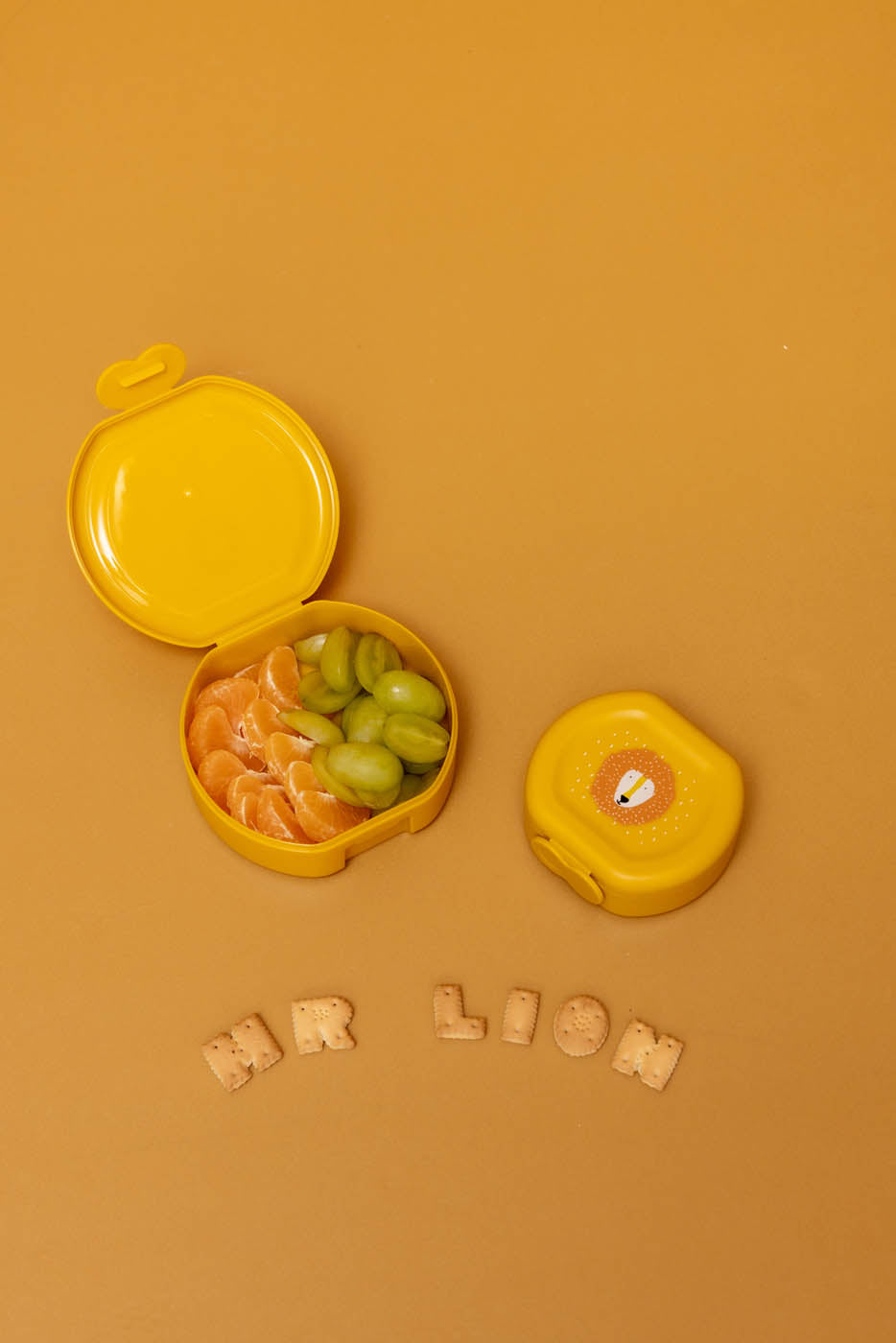 Trixie Snack box with clip - 2pcs - Mr. Lion  (Min. of 2 PK, multiples of 2 PK)
