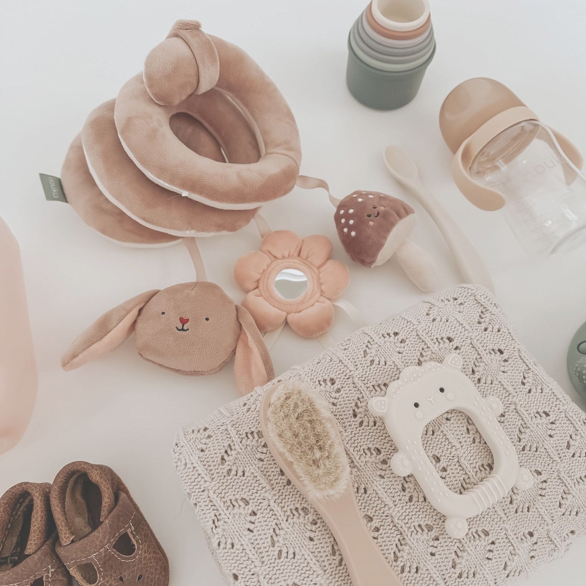 noüka Sprial Activity Toy - Pip the Rabbit (Sold in Case of 2, Qty of 1=2 products)