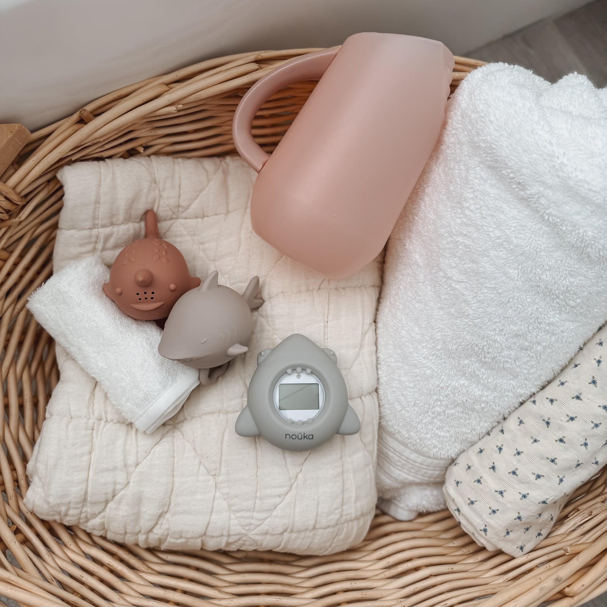 noüka Bathtub Safety Thermometer  Crab- Soft Blush (Sold in Case of 2, Qty of 1=2 products)