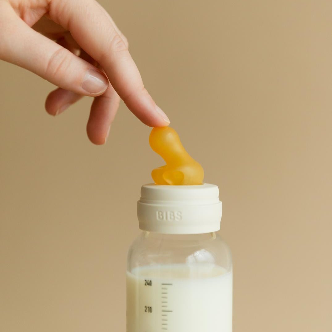 BIBS Glass Baby Bottle Round Latex 1 pack 240 ml Medium Flow Ivory (Min. of 2 PK , multiples of 2 PK) - MAIGHAN DISTRIBUTION CANADA