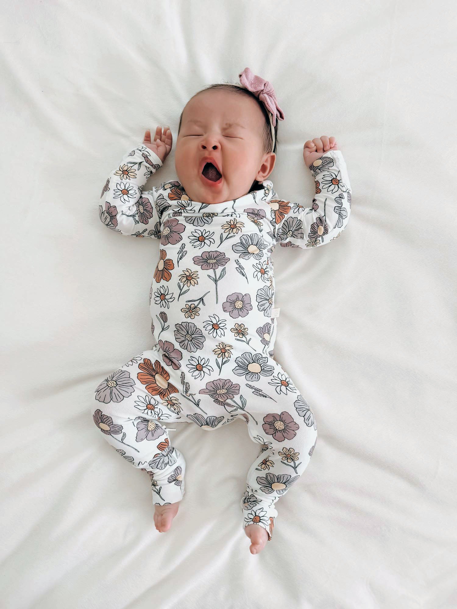 günamüna Convertible Footie Bouquet (Min. of 2, multiples of 2) - MAIGHAN DISTRIBUTION CANADA