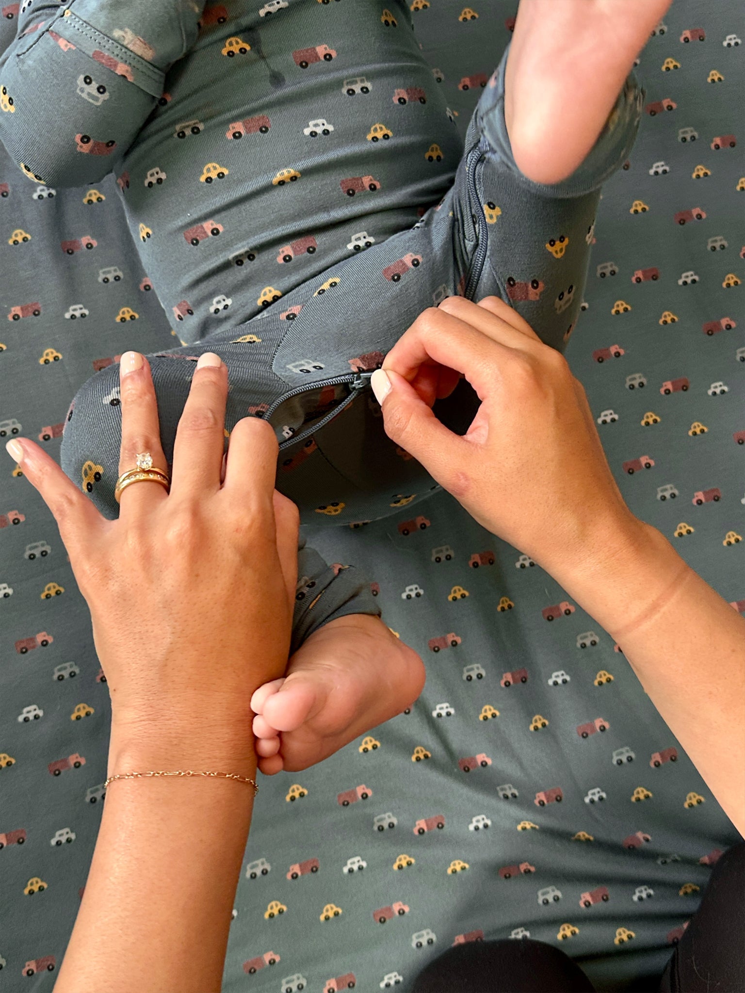 günamüna Convertible Footie Going (Min. of 2, multiples of 2) - MAIGHAN DISTRIBUTION CANADA