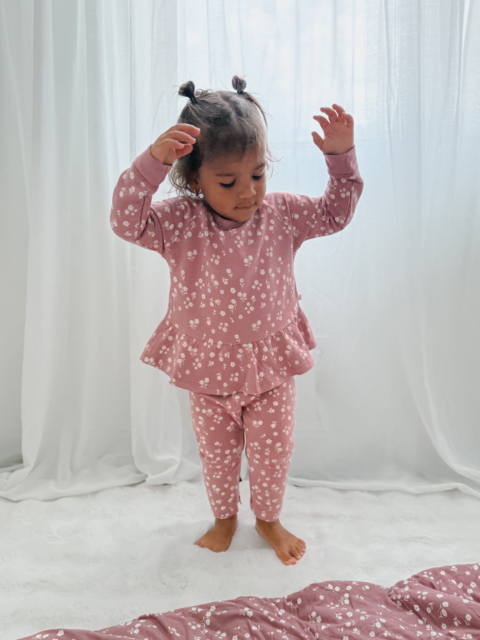 günamüna Two Piece Ruffled Sweatsuit Mini Floral (Min. of 2, multiples of 2) - MAIGHAN DISTRIBUTION CANADA