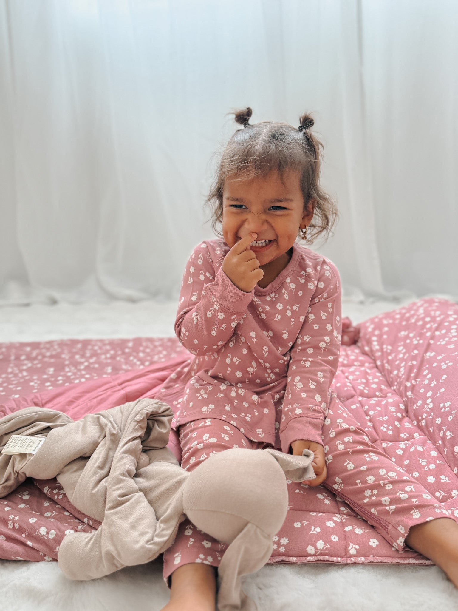 günamüna Two Piece Ruffled Sweatsuit Mini Floral (Min. of 2, multiples of 2) - MAIGHAN DISTRIBUTION CANADA