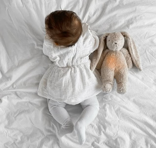 Moonie Organic Humming Bunny With Lamp - Polar (Min. of 2 PK, multiples of 2 PK) - MAIGHAN DISTRIBUTION CANADA