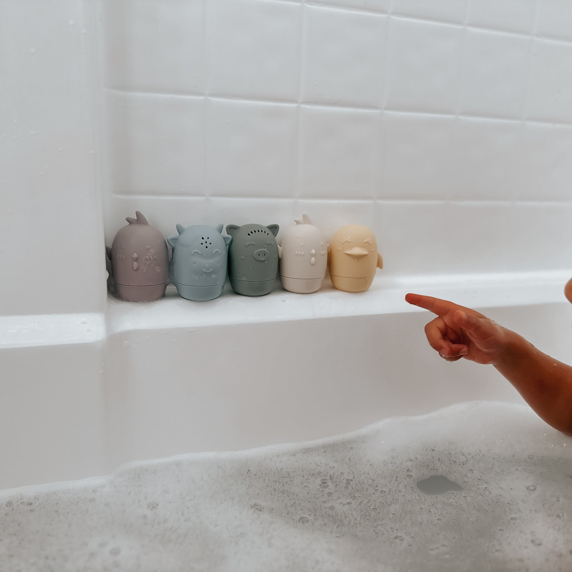 noüka Farm Bath Toys - Sky (Min. of 2 PK, Multiples of 2 PK) - MAIGHAN DISTRIBUTION CANADA