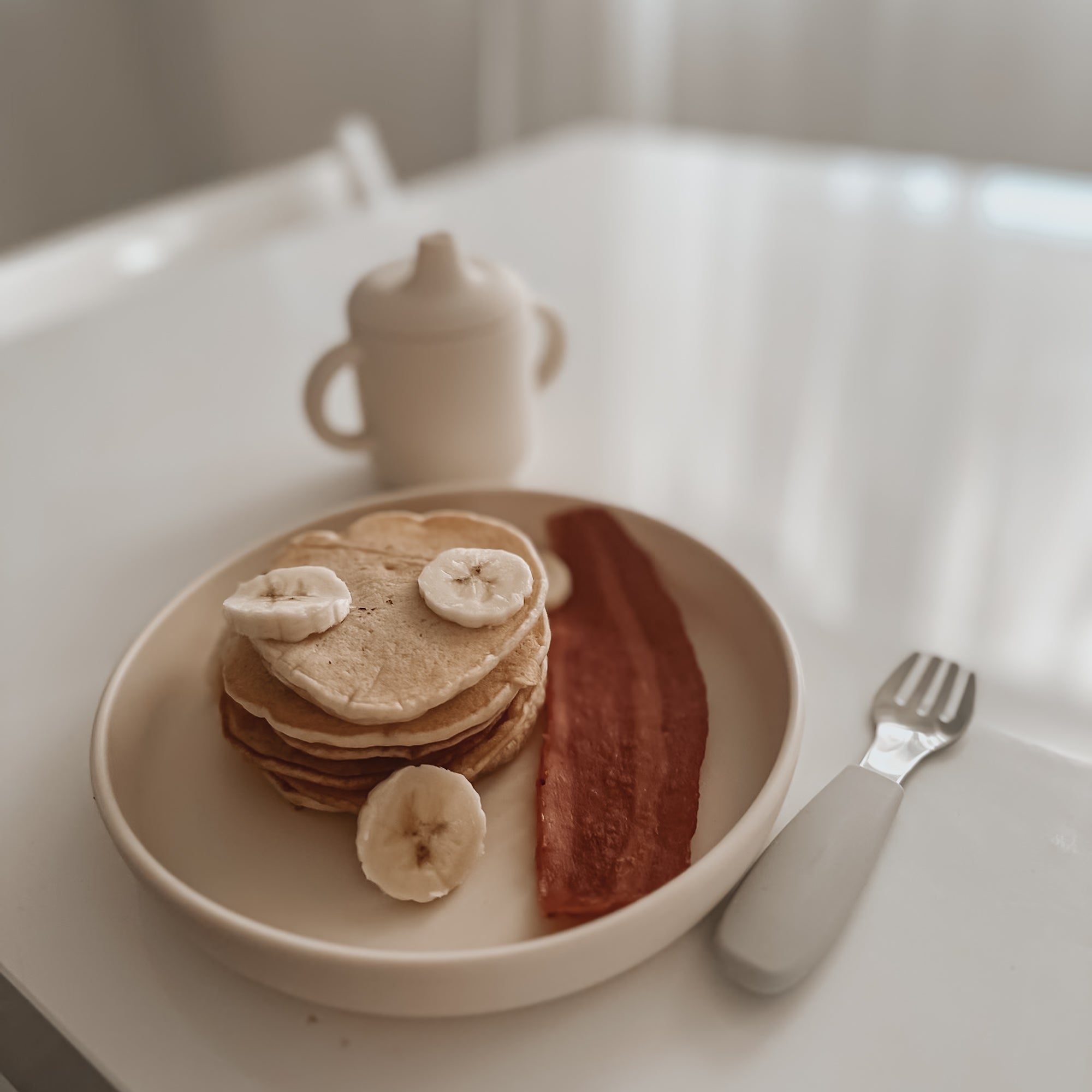 noüka Flat Plate - Lily Blue (Sold in Case of 2, Qty of 1=2 products) - MAIGHAN DISTRIBUTION CANADA