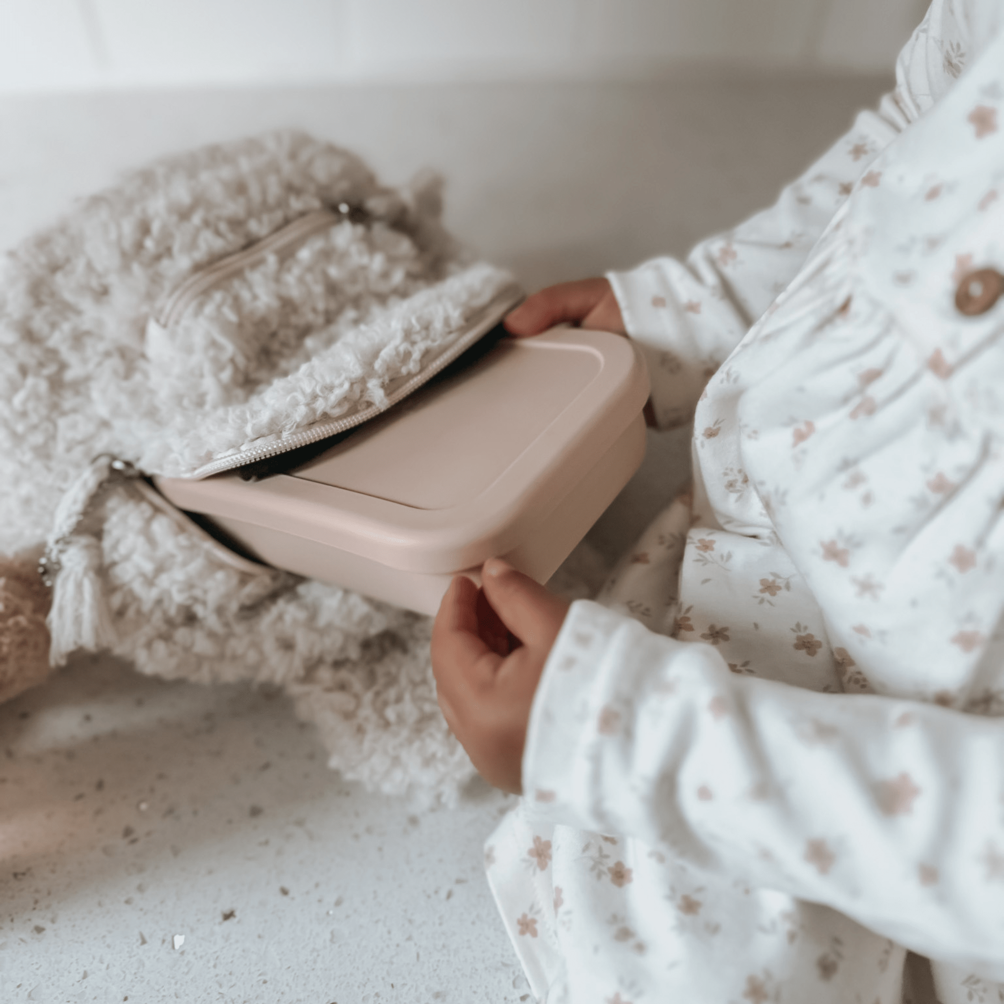 noüka Small Silicone Sealed Snack Box - Fern (Min. of 2 PK, Multiples of 2 PK) - MAIGHAN DISTRIBUTION CANADA