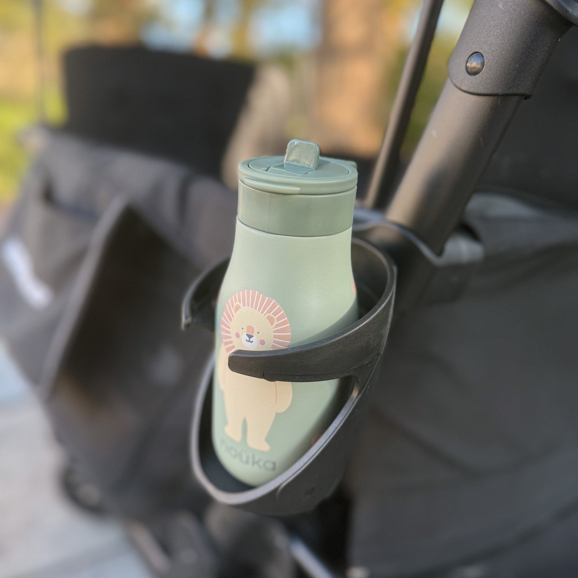 noüka Stainless Steel Drinking Bottle 10 Oz Lucie Collection - Roary - The Lion (Min. of 2 PK, Multiples of 2 PK) - MAIGHAN DISTRIBUTION CANADA