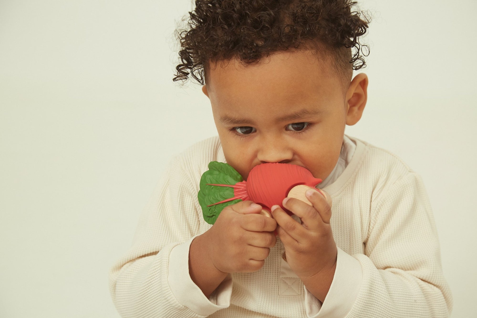 Oli & Carol Betty The Beetroot Baby Car Toy (Min. of 2 PK, multiples of 2 PK) - MAIGHAN DISTRIBUTION CANADA