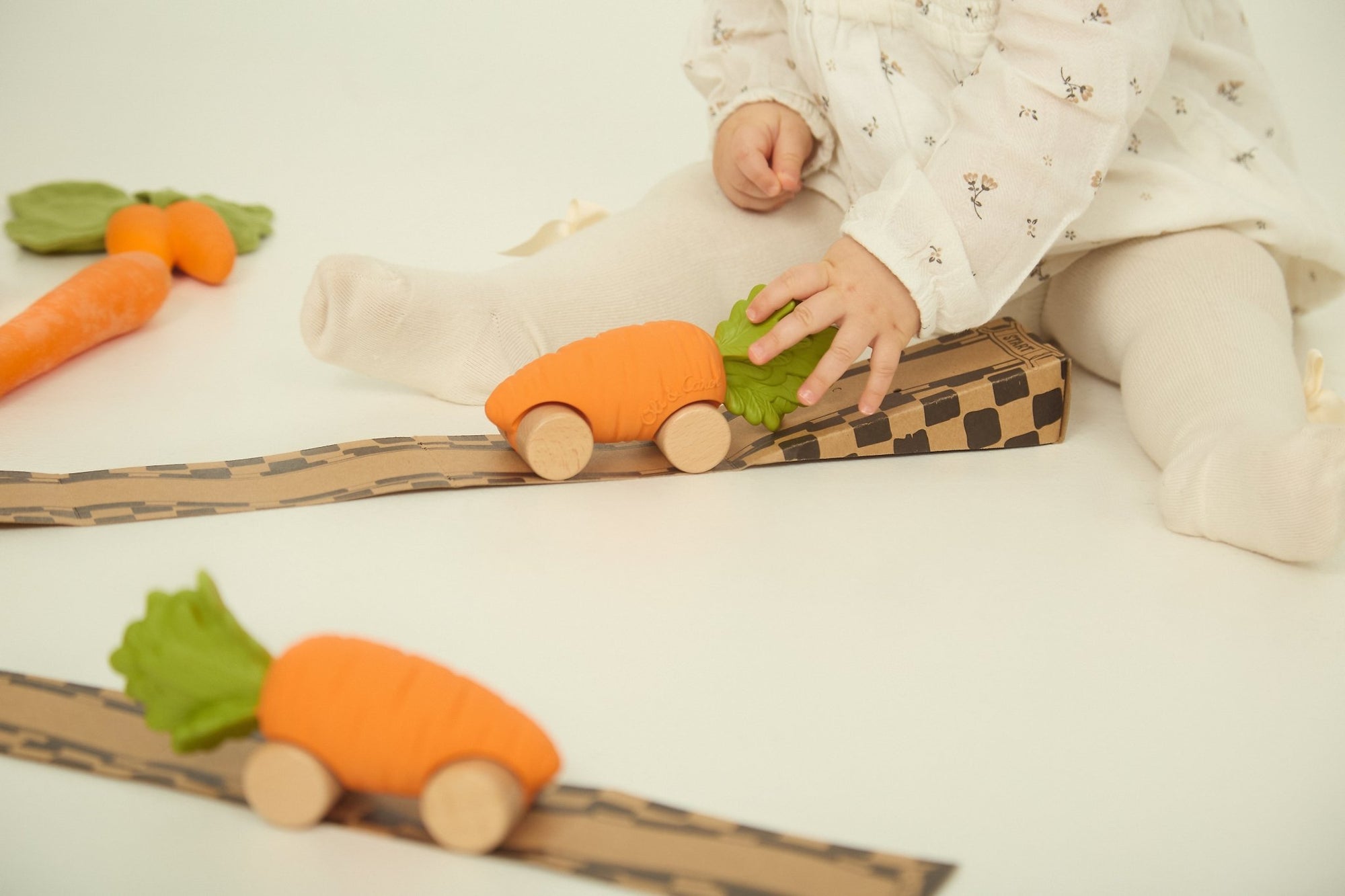 Oli & Carol Cathy The Carrot Baby Car Toy (Min. of 2 PK, multiples of 2 PK) - MAIGHAN DISTRIBUTION CANADA
