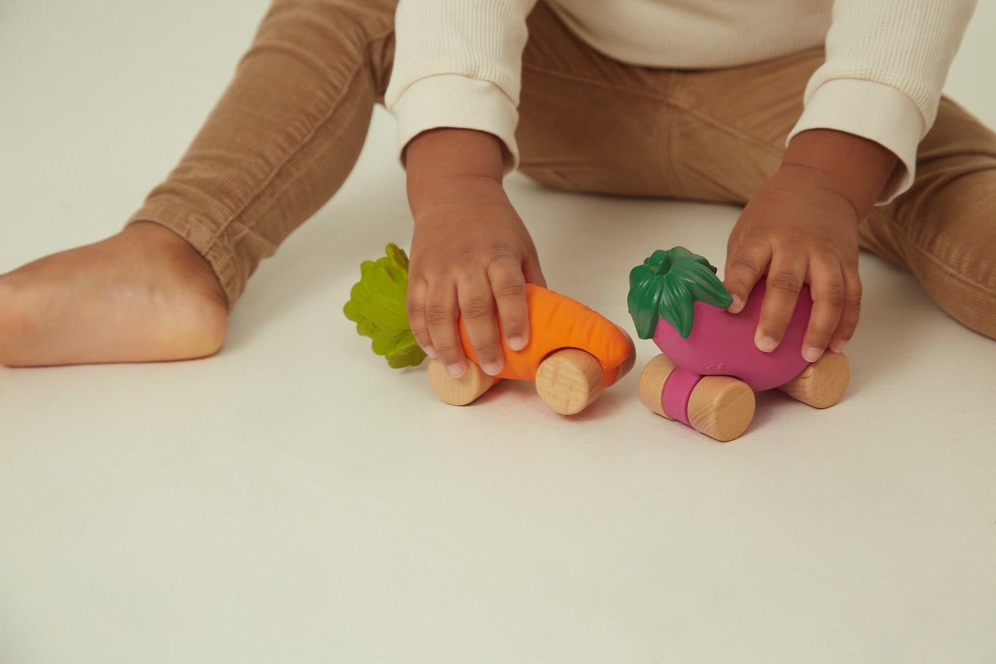 Oli & Carol Emma The Eggplant Baby Car Toy (Min. of 2 PK, multiples of 2 PK) - MAIGHAN DISTRIBUTION CANADA