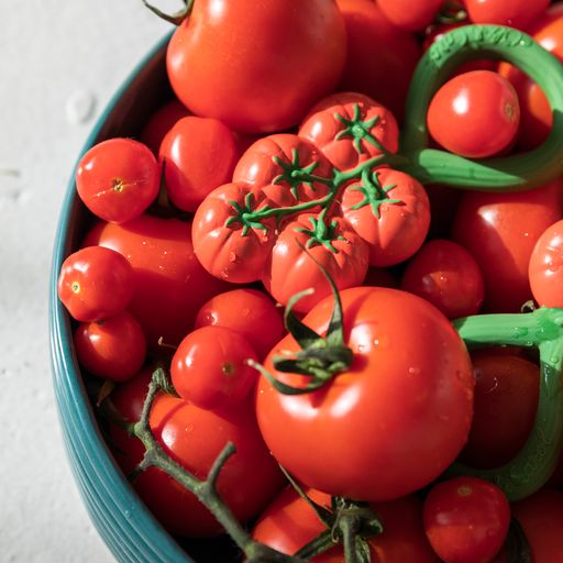 Oli & Carol Tomato Rattle Toy (Min. of 2 PK, multiples of 2 PK) - MAIGHAN DISTRIBUTION CANADA