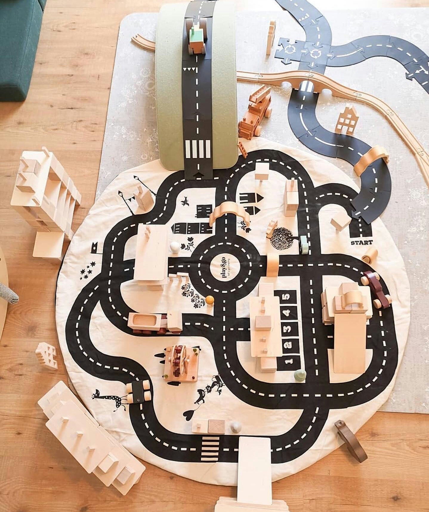 Play&amp;Go Roadmap/thunderbolt original playmat &amp; toy bag (Min of 1, multiples of 1) - MAIGHAN DISTRIBUTION CANADA