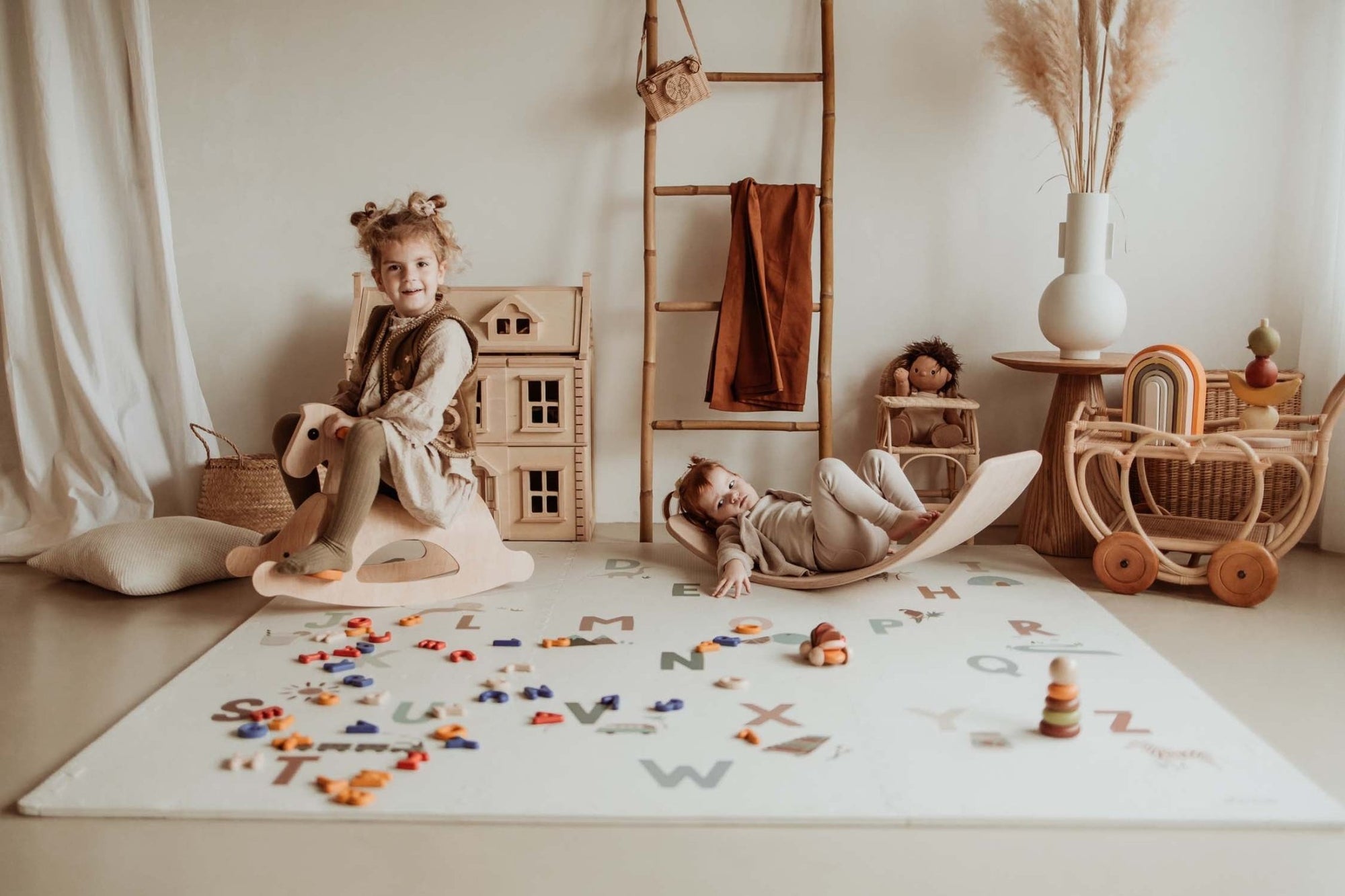 Play&amp;Go Tiloo EEVAA Puzzlemat, Storage box &amp; Mini house - Alphabet/Terrazzo (Min of 1, multiples of 1) - MAIGHAN DISTRIBUTION CANADA