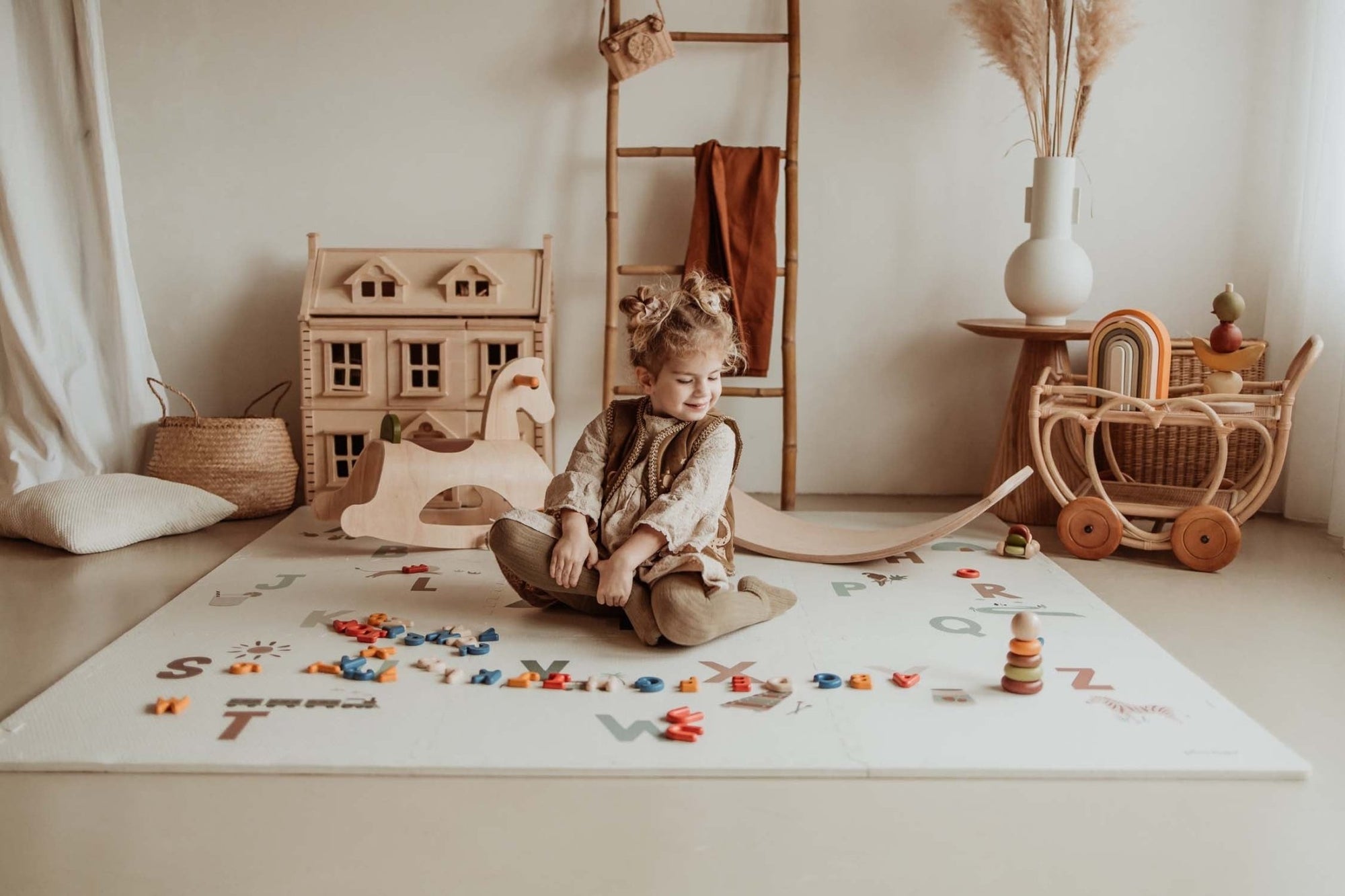 Play&amp;Go Tiloo EEVAA Puzzlemat, Storage box &amp; Mini house - Alphabet/Terrazzo (Min of 1, multiples of 1) - MAIGHAN DISTRIBUTION CANADA