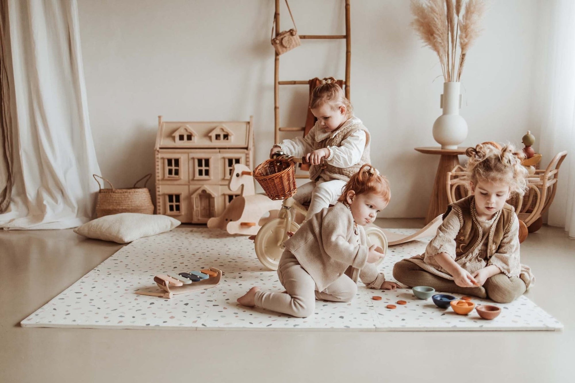 Play&amp;Go Tiloo EEVAA Puzzlemat, Storage box &amp; Mini house - Alphabet/Terrazzo (Min of 1, multiples of 1) - MAIGHAN DISTRIBUTION CANADA