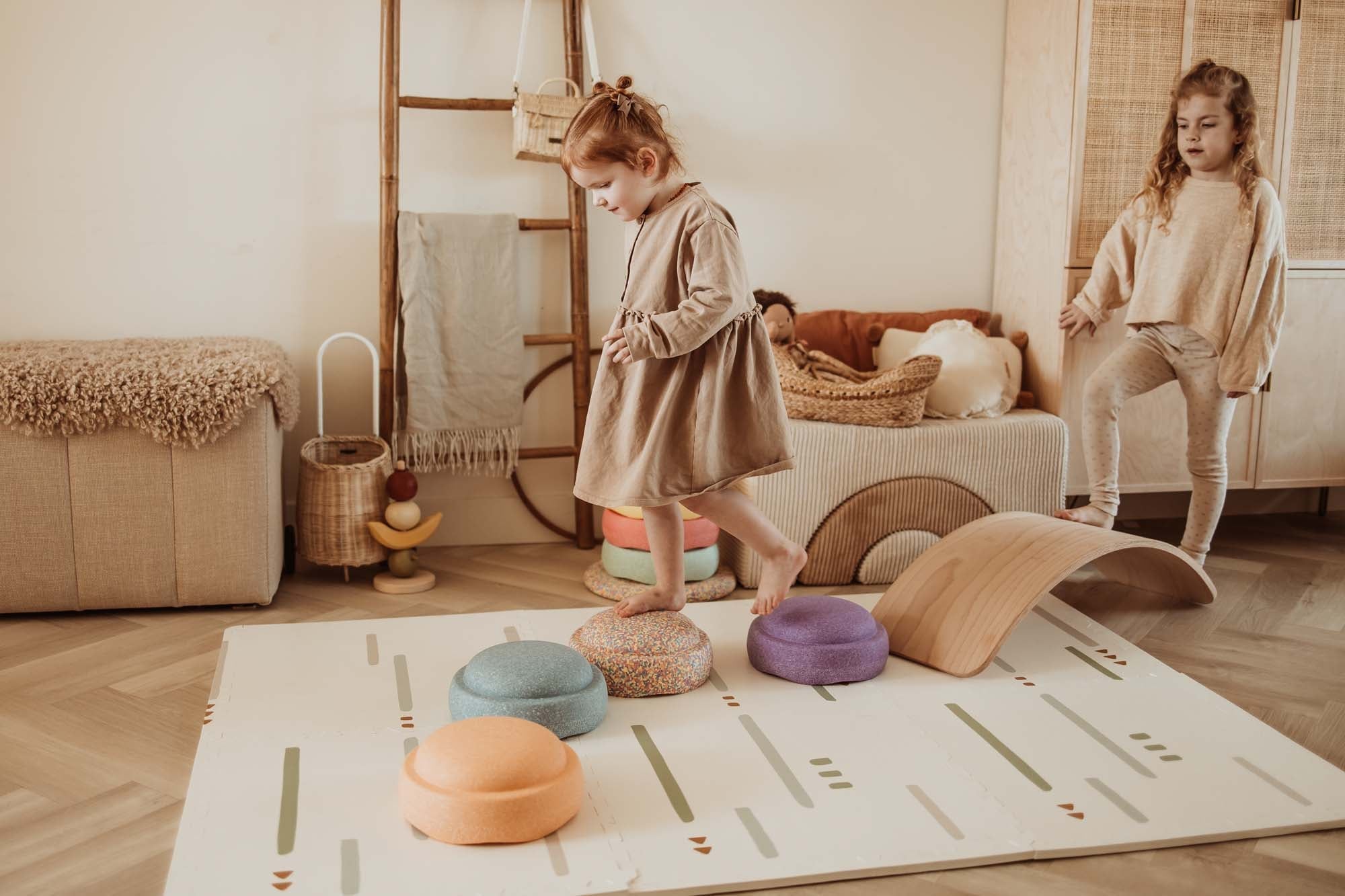 Play&amp;Go Tiloo EEVAA Puzzlemat, Storage box &amp; Mini house - Farm (Min of 1, multiples of 1) - MAIGHAN DISTRIBUTION CANADA