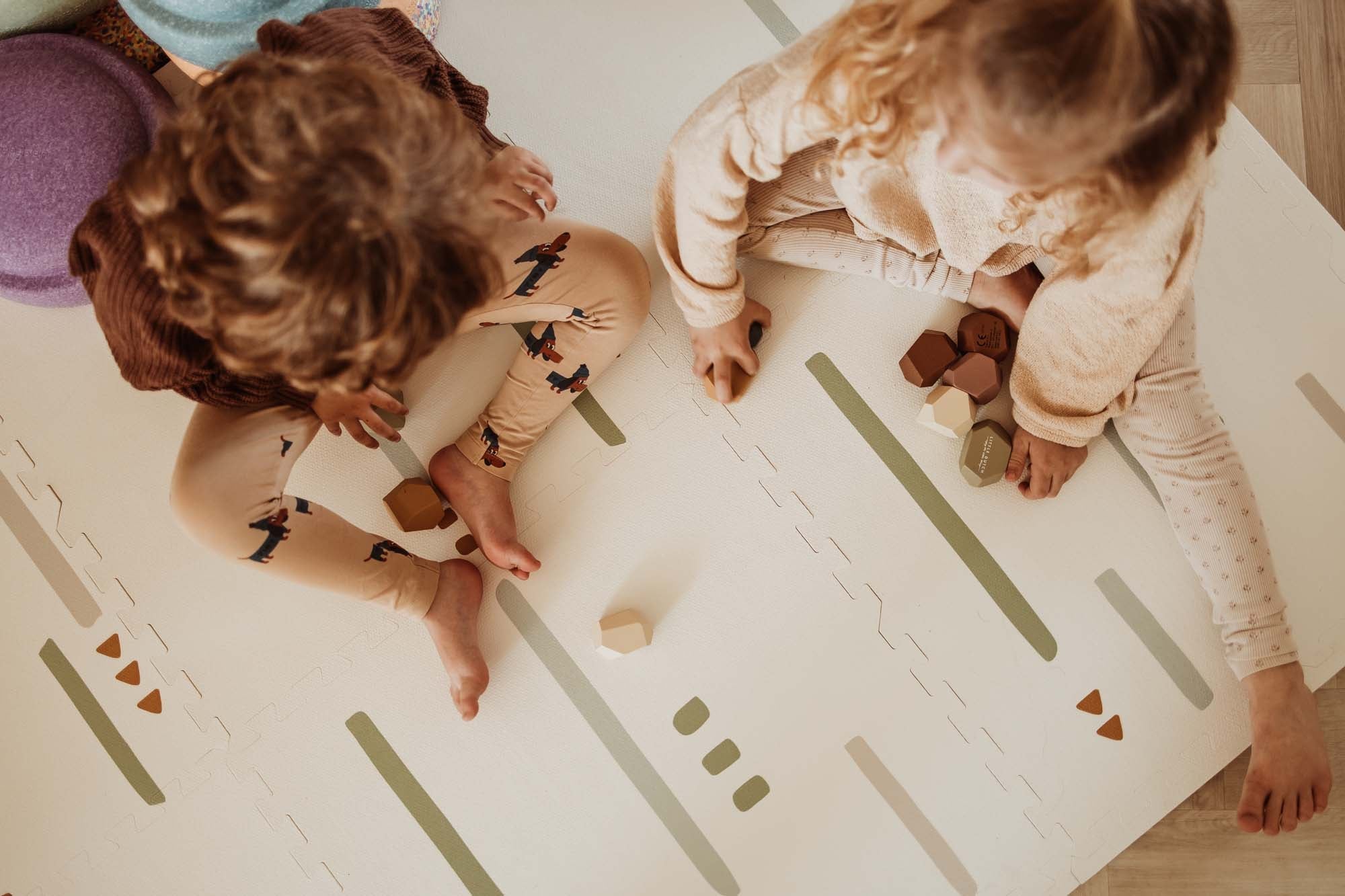 Play&amp;Go Tiloo EEVAA Puzzlemat, Storage box &amp; Mini house - Farm (Min of 1, multiples of 1) - MAIGHAN DISTRIBUTION CANADA