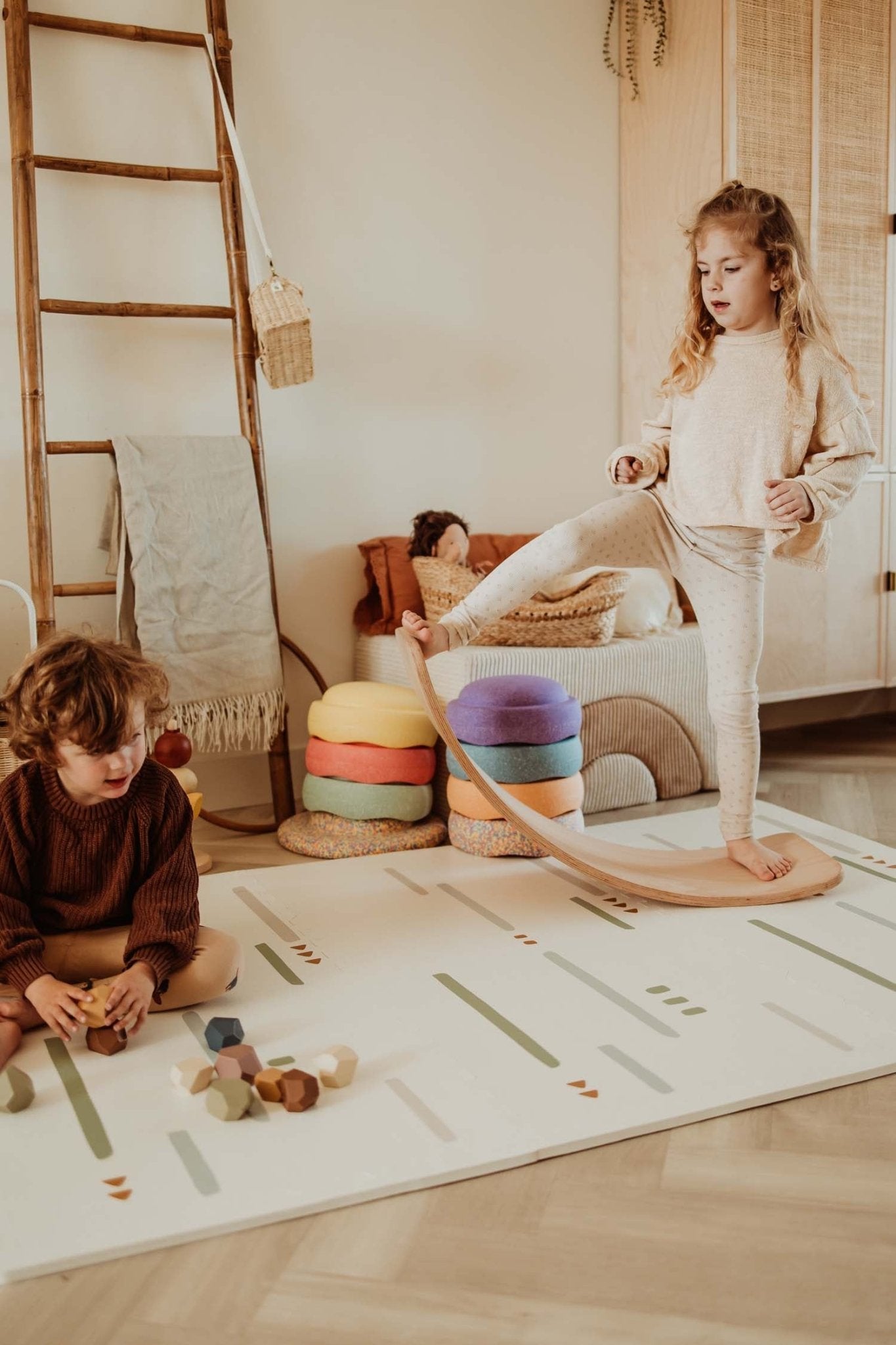 Play&amp;Go Tiloo EEVAA Puzzlemat, Storage box &amp; Mini house - Farm (Min of 1, multiples of 1) - MAIGHAN DISTRIBUTION CANADA