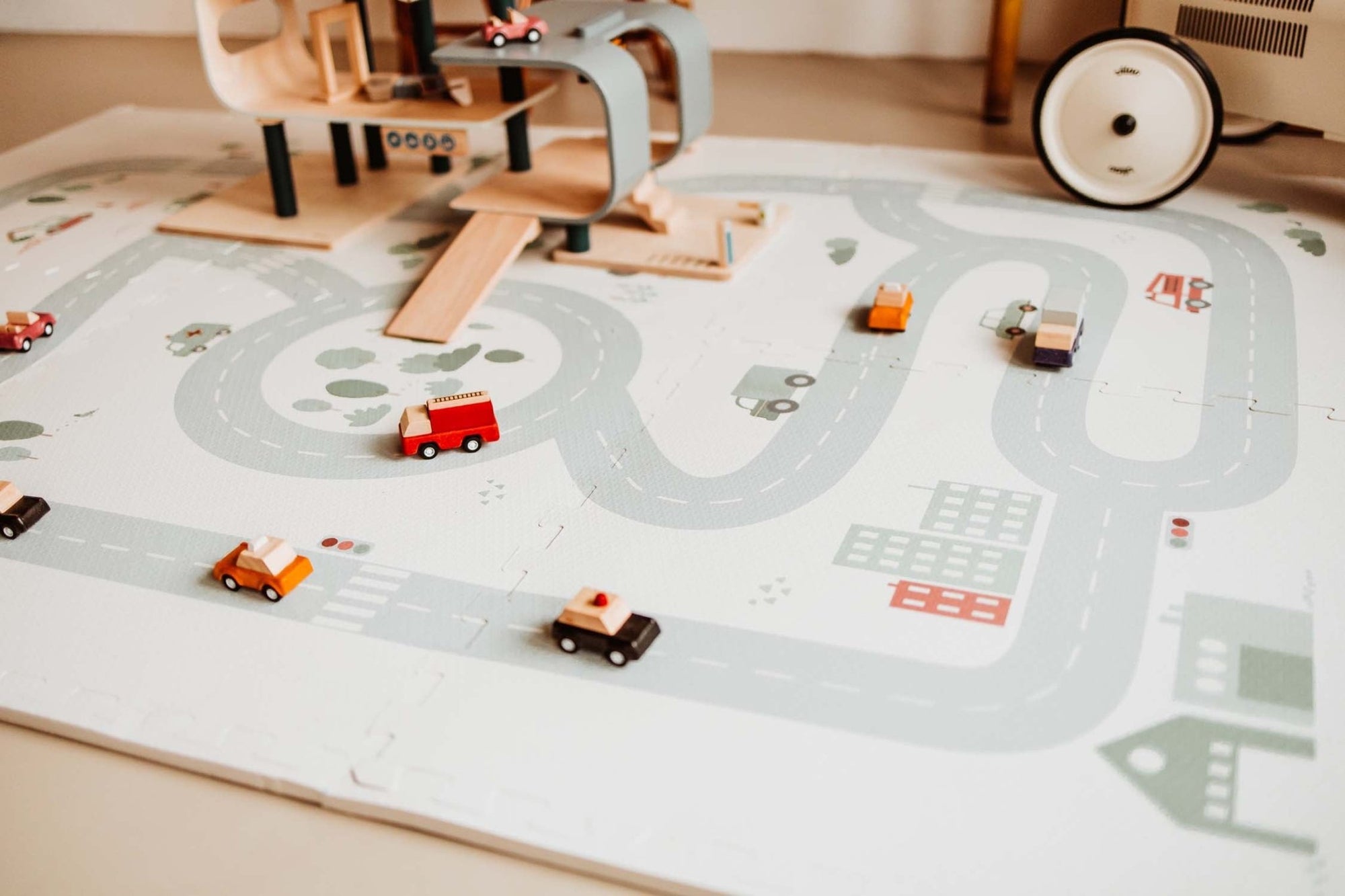 Play&amp;Go Tiloo EEVAA Puzzlemat, Storage box &amp; Mini house - Road (Min of 1, multiples of 1) - MAIGHAN DISTRIBUTION CANADA