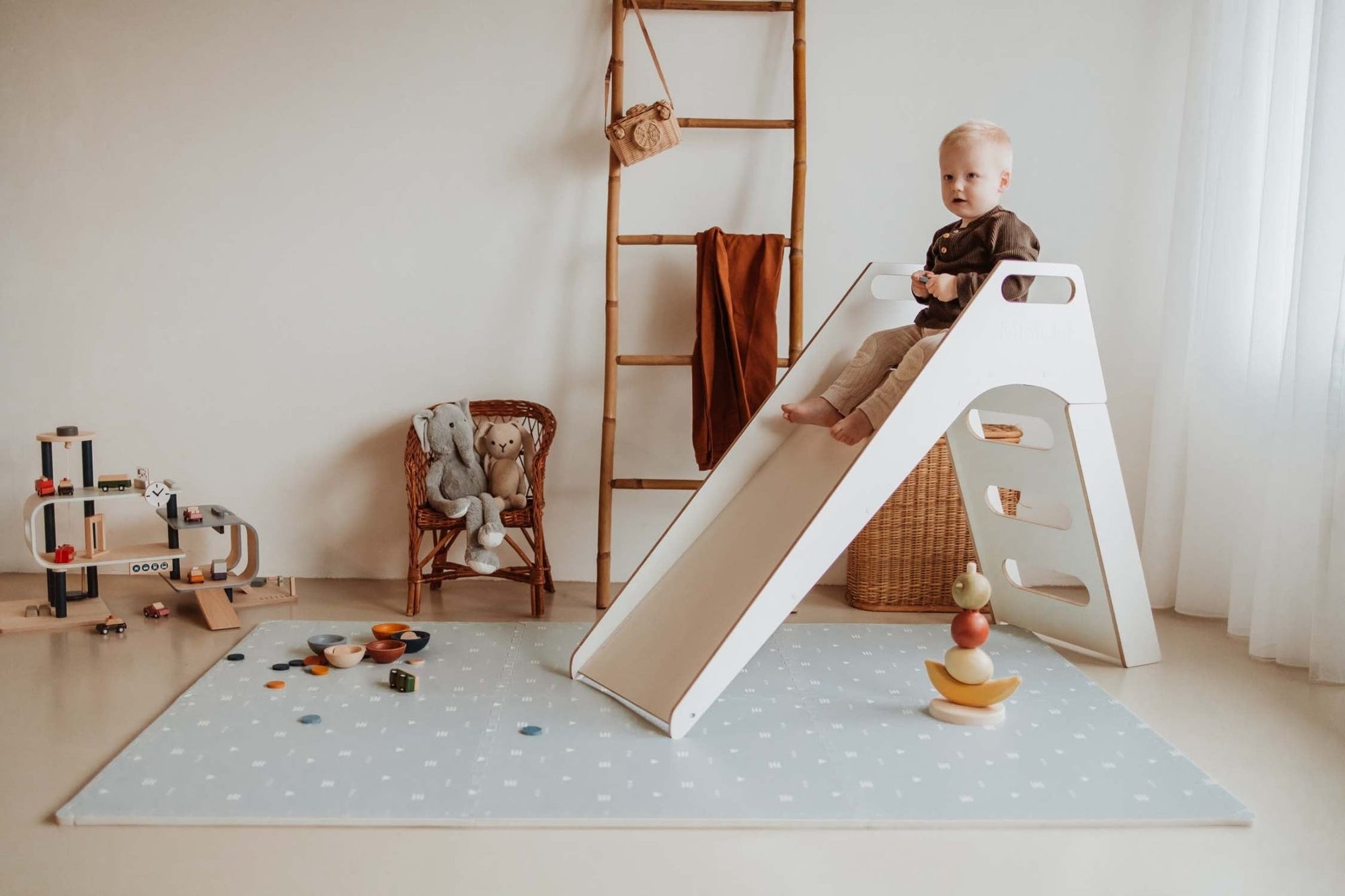 Play&amp;Go Tiloo EEVAA Puzzlemat, Storage box &amp; Mini house - Road (Min of 1, multiples of 1) - MAIGHAN DISTRIBUTION CANADA