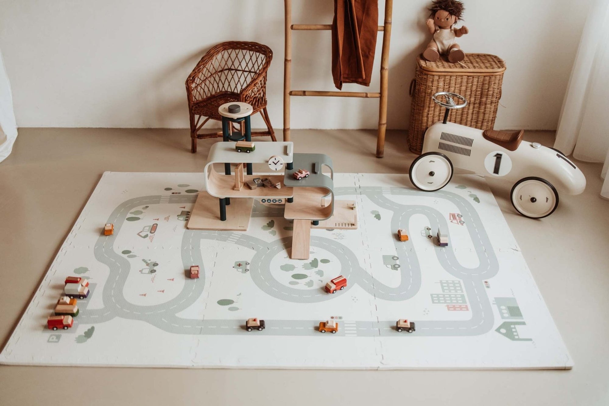 Play&amp;Go Tiloo EEVAA Puzzlemat, Storage box &amp; Mini house - Road (Min of 1, multiples of 1) - MAIGHAN DISTRIBUTION CANADA