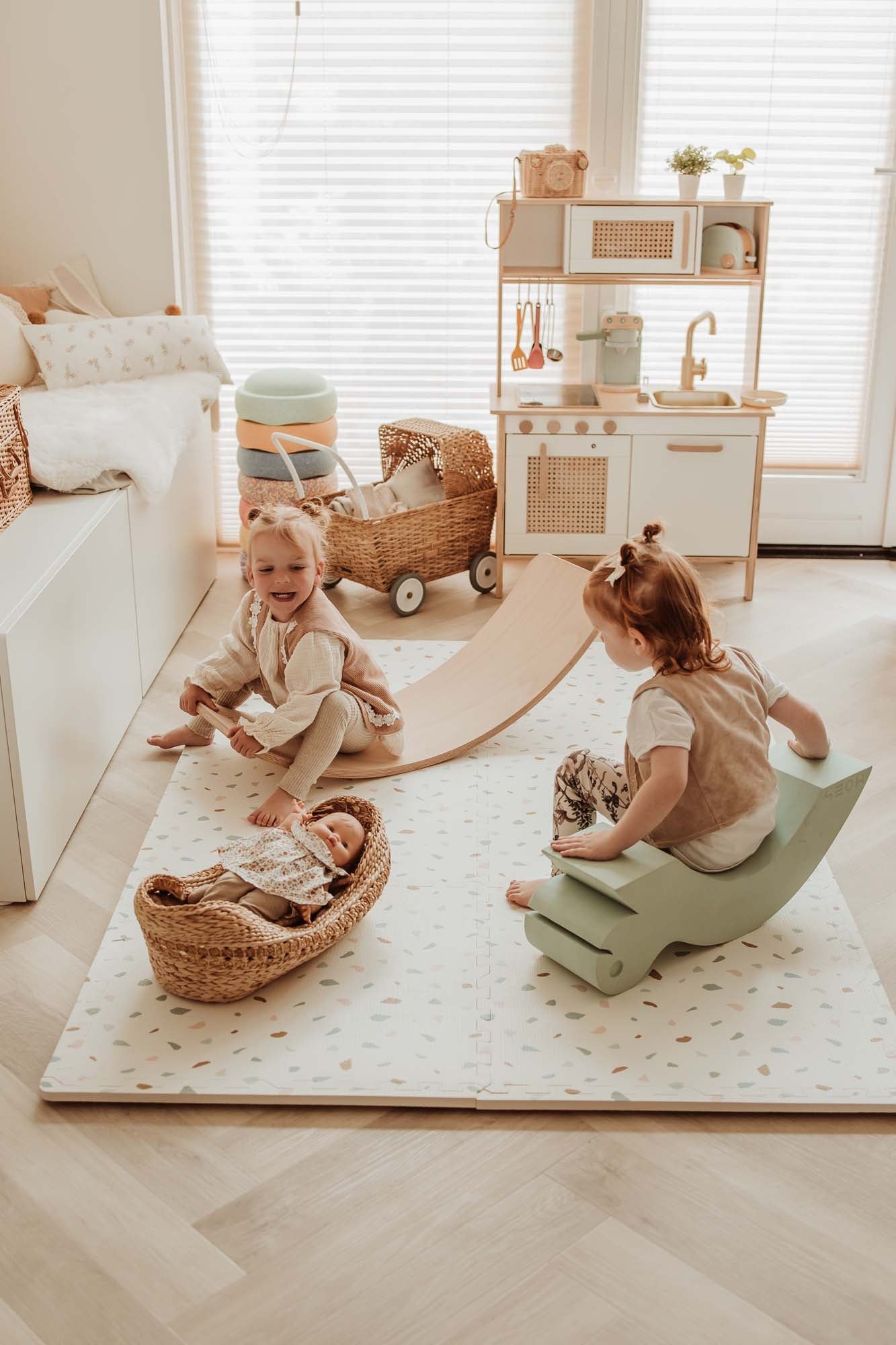 Play&amp;Go Tiloo EEVAA Puzzlemat, Storage box &amp; Mini house - Village (Min of 1, multiples of 1) - MAIGHAN DISTRIBUTION CANADA